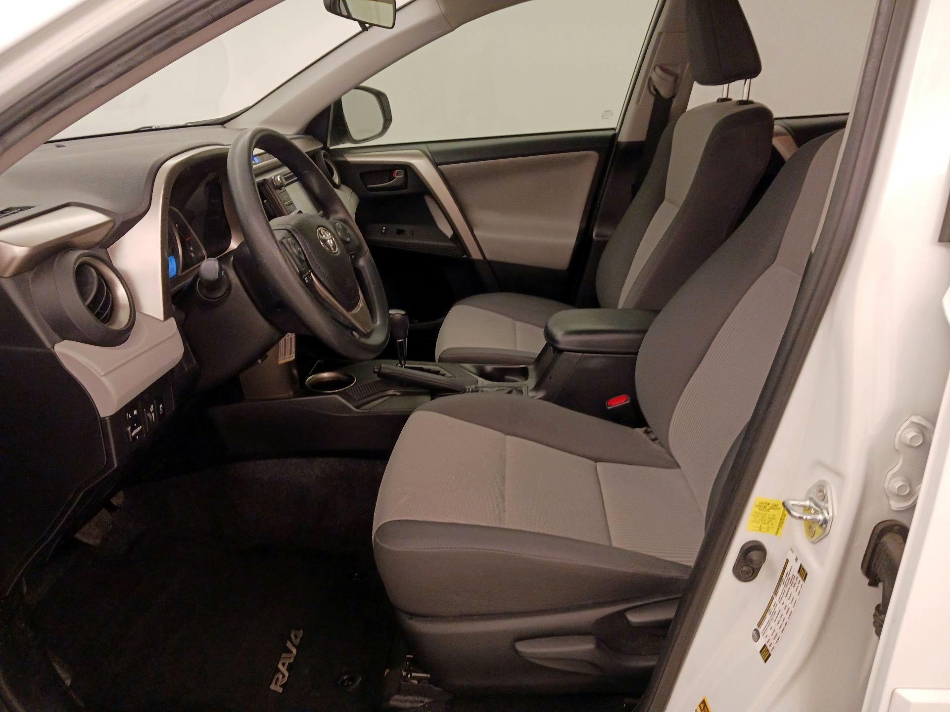 Thumbnail: 2015 Toyota RAV4 - 11