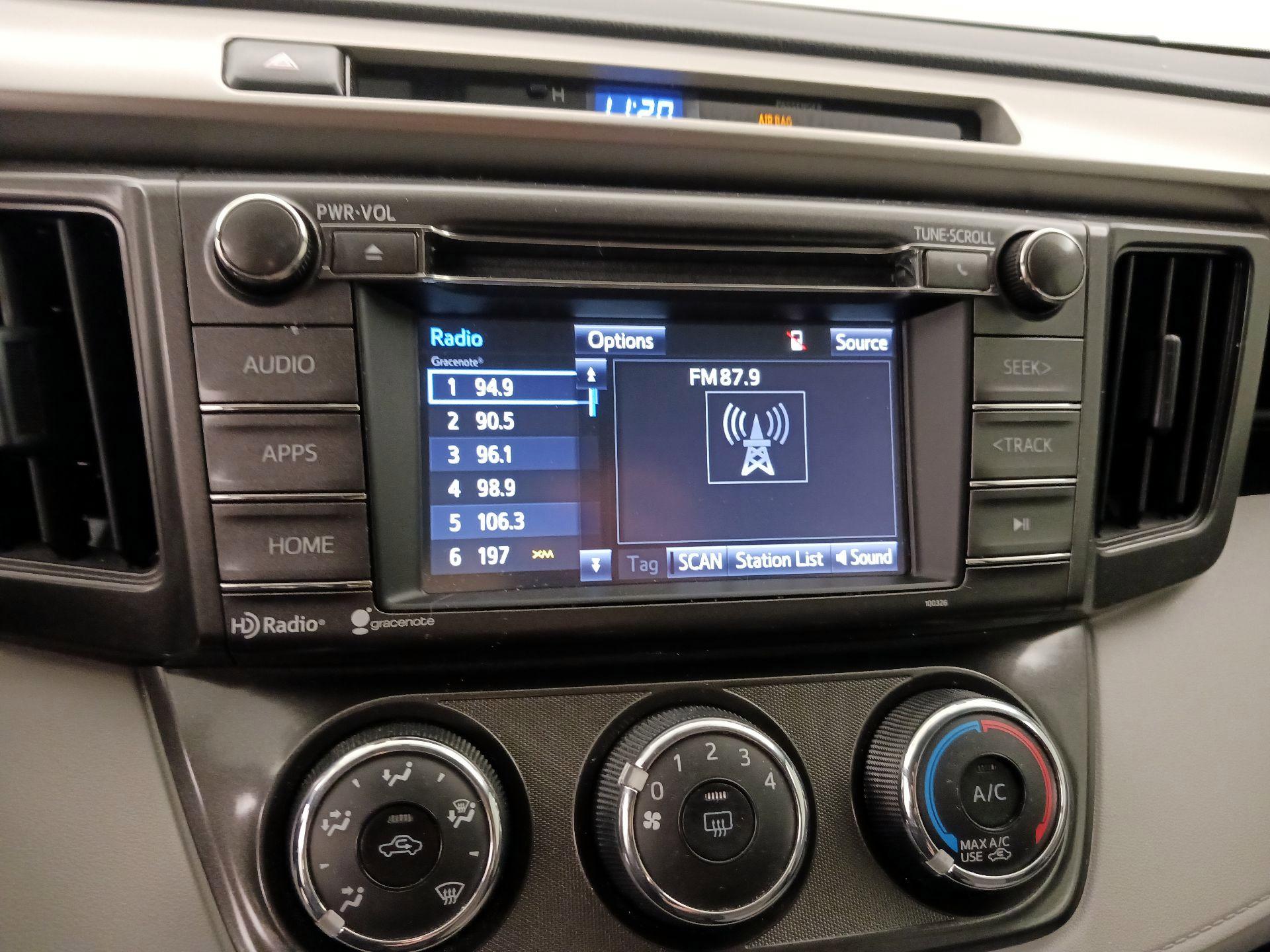 Thumbnail: 2015 Toyota RAV4 - 15