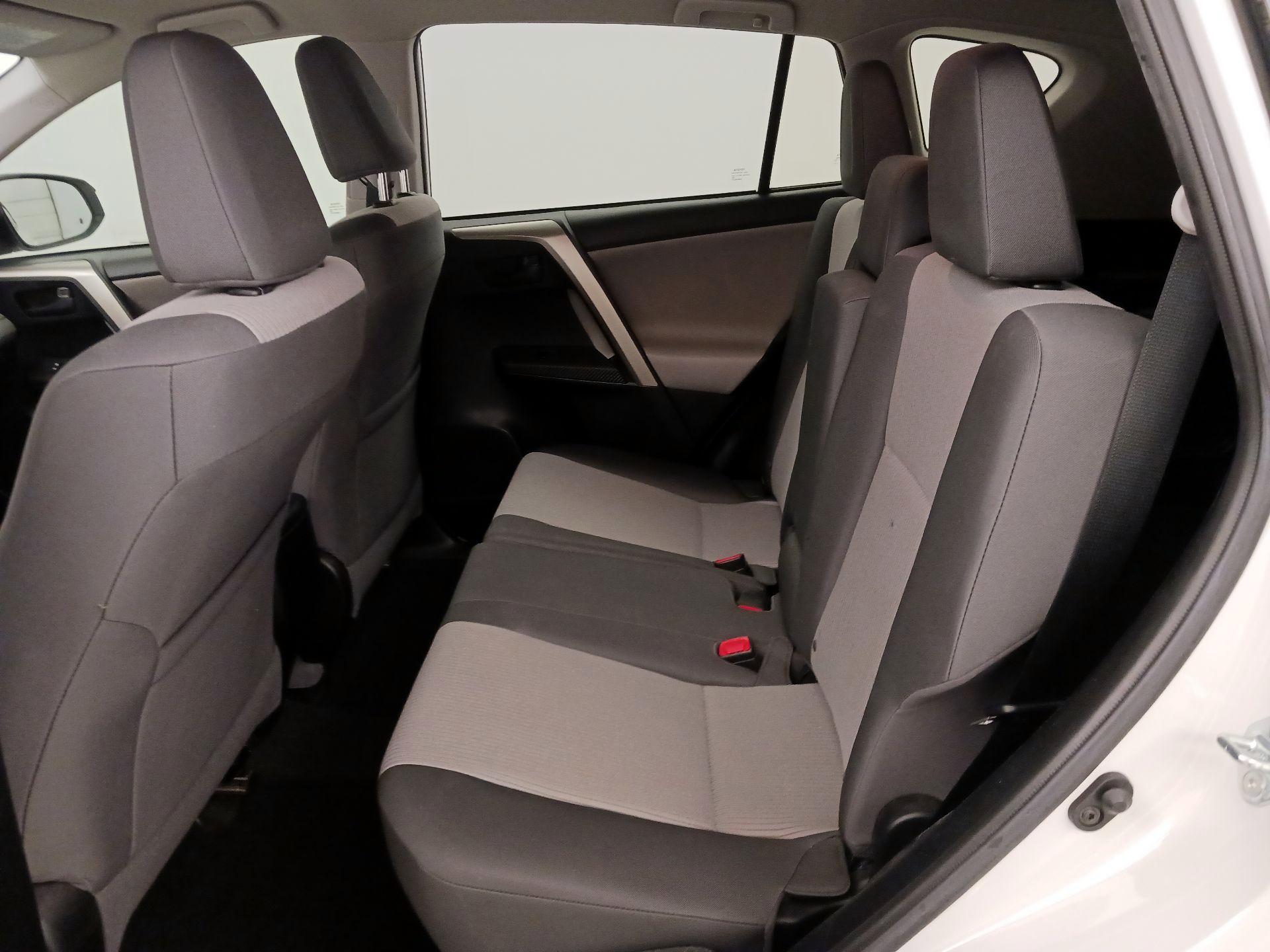 Thumbnail: 2015 Toyota RAV4 - 19