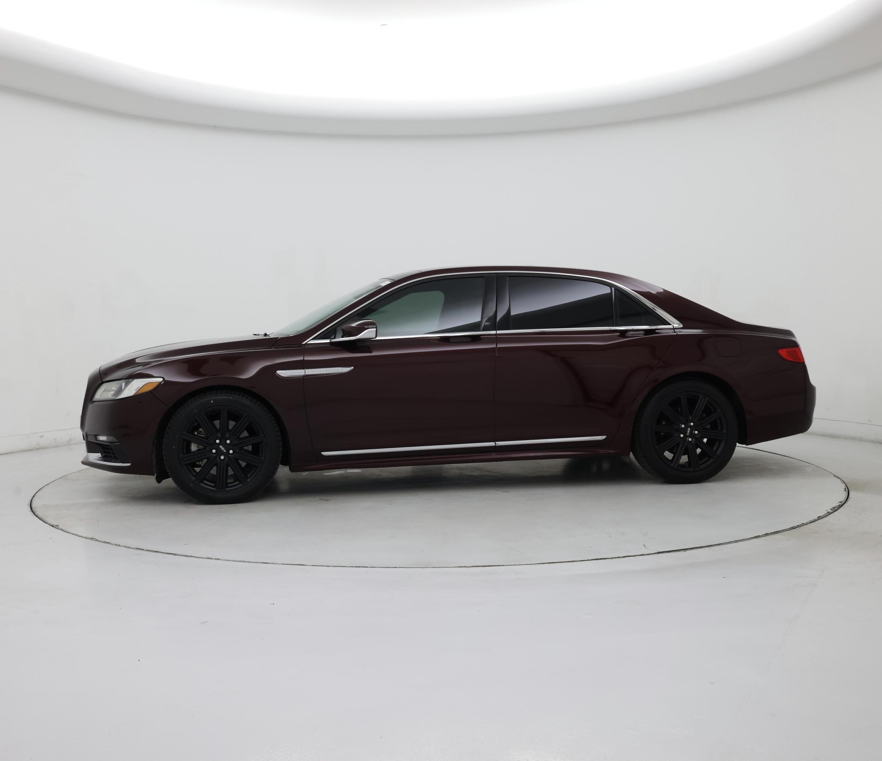 Thumbnail: 2017 Lincoln Continental - 3