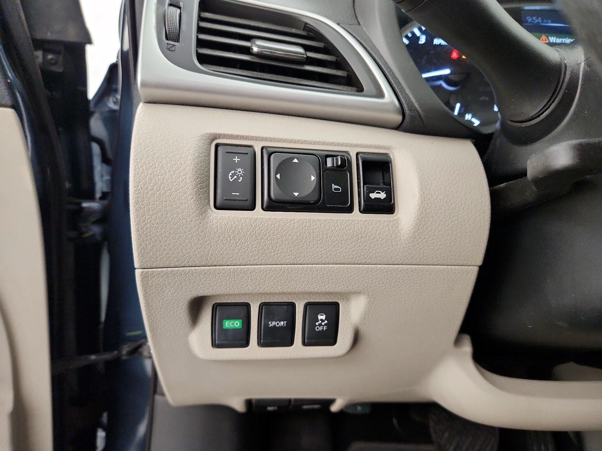 Thumbnail: 2016 Nissan Sentra - 13