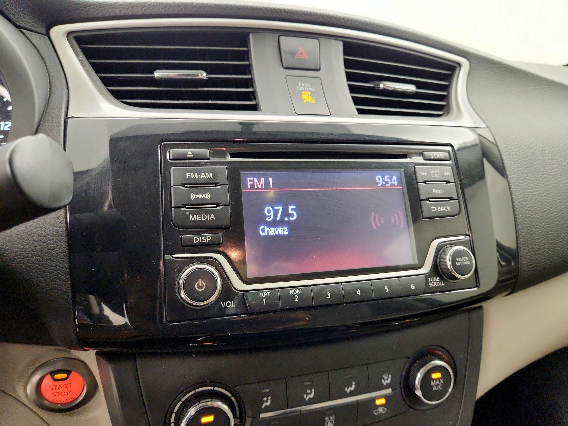 Thumbnail: 2016 Nissan Sentra - 15