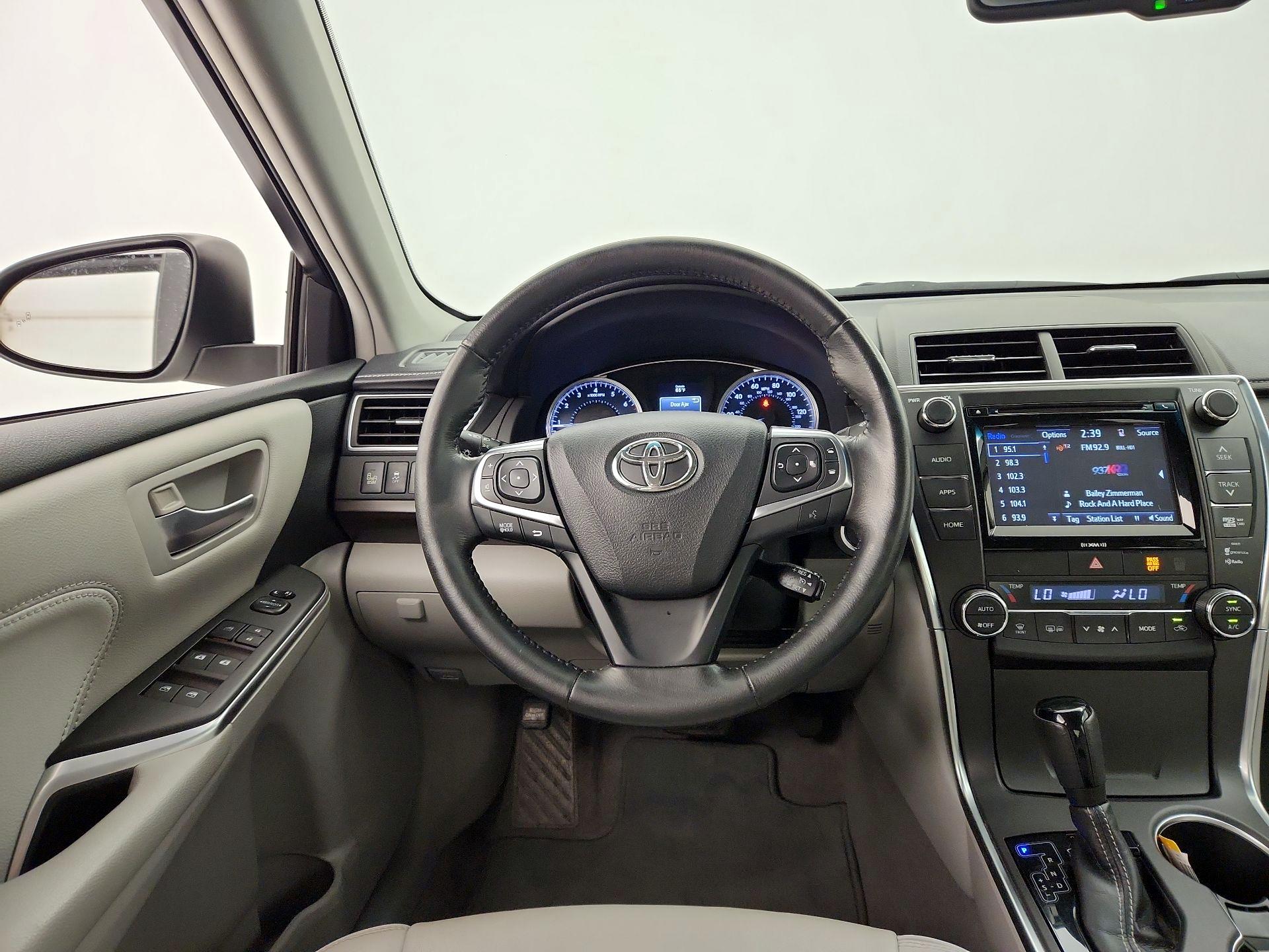 Thumbnail: 2016 Toyota Camry - 10