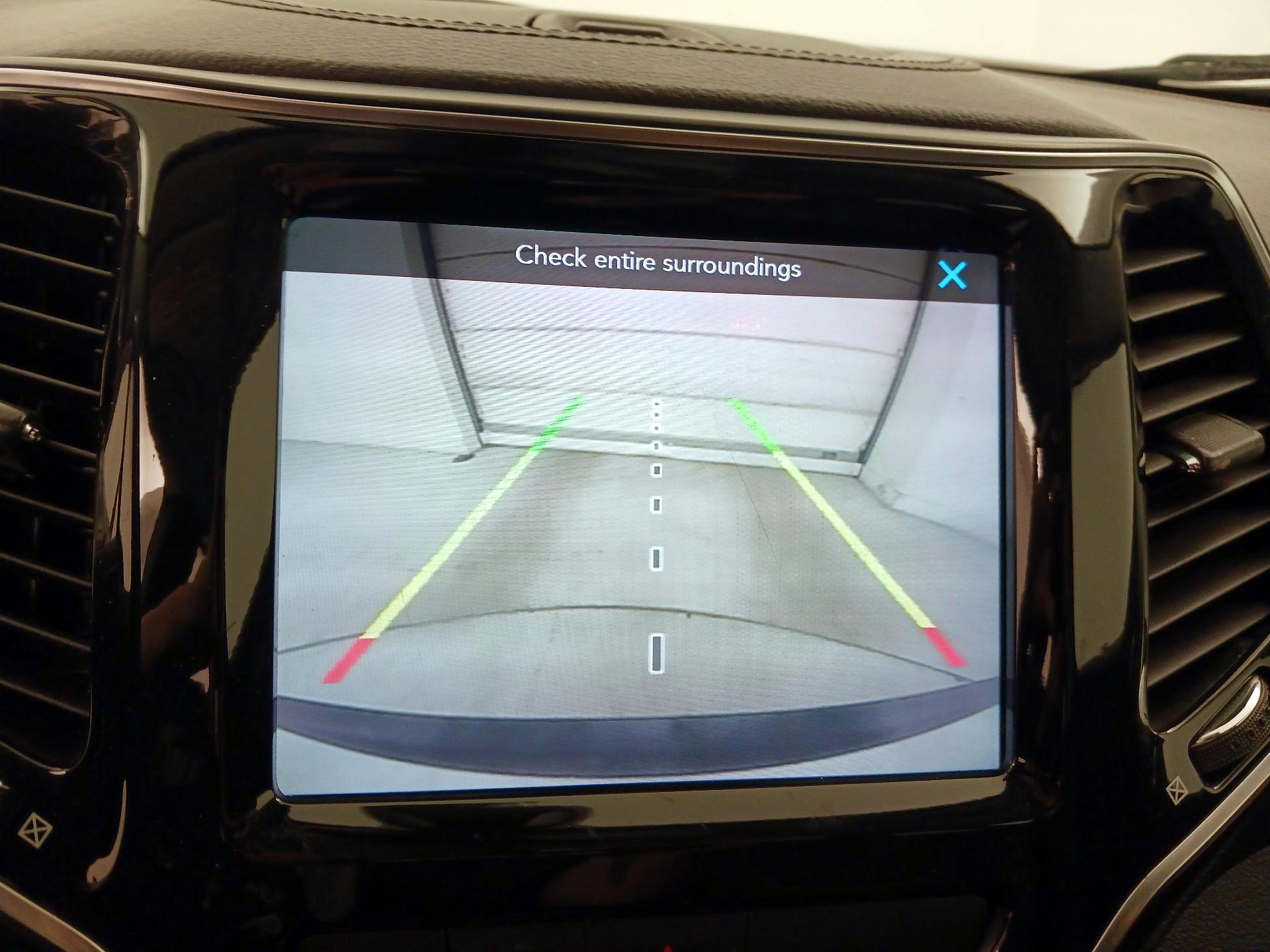 Thumbnail: 2020 Jeep Cherokee - 14