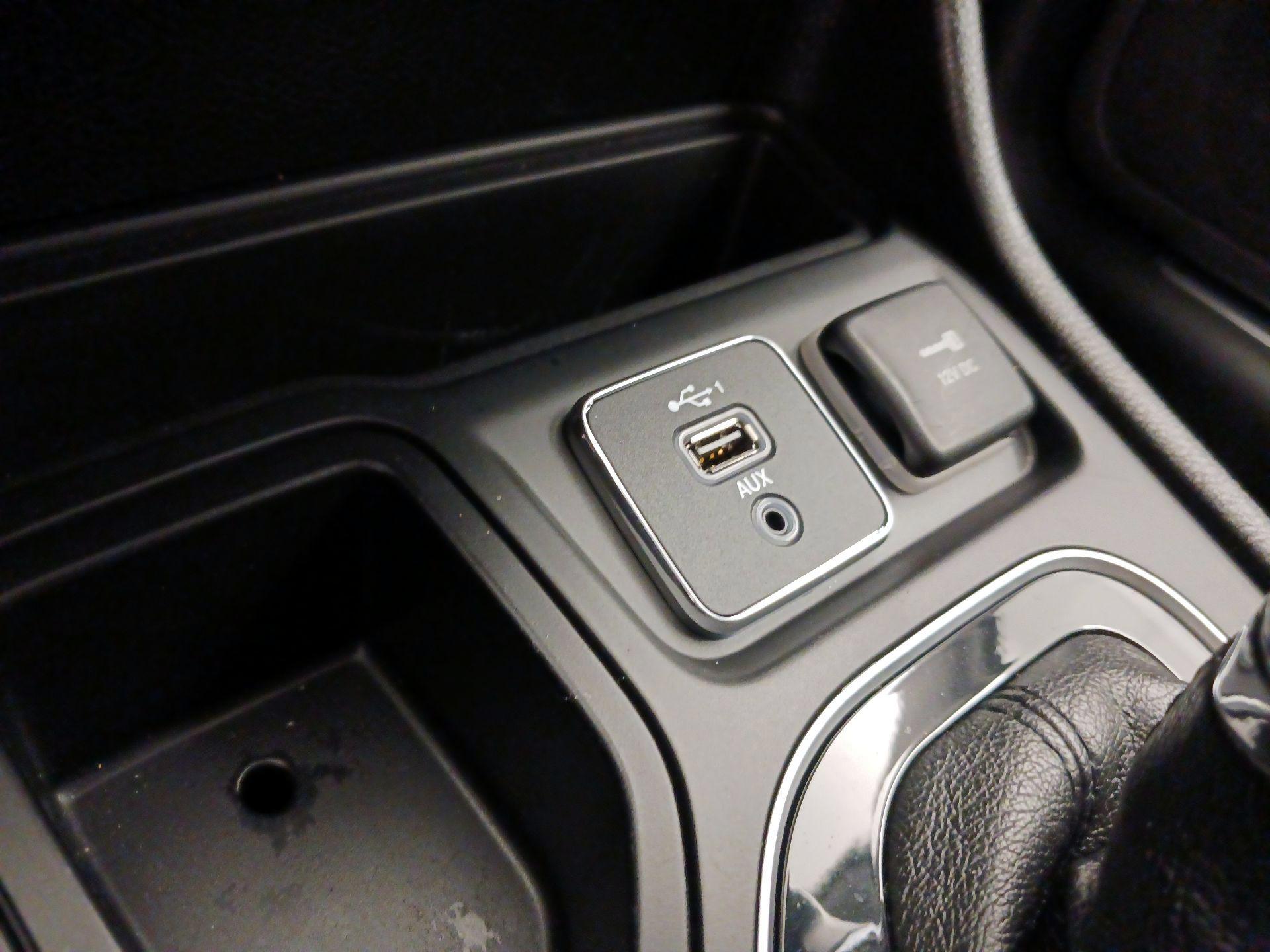 Thumbnail: 2020 Jeep Cherokee - 18