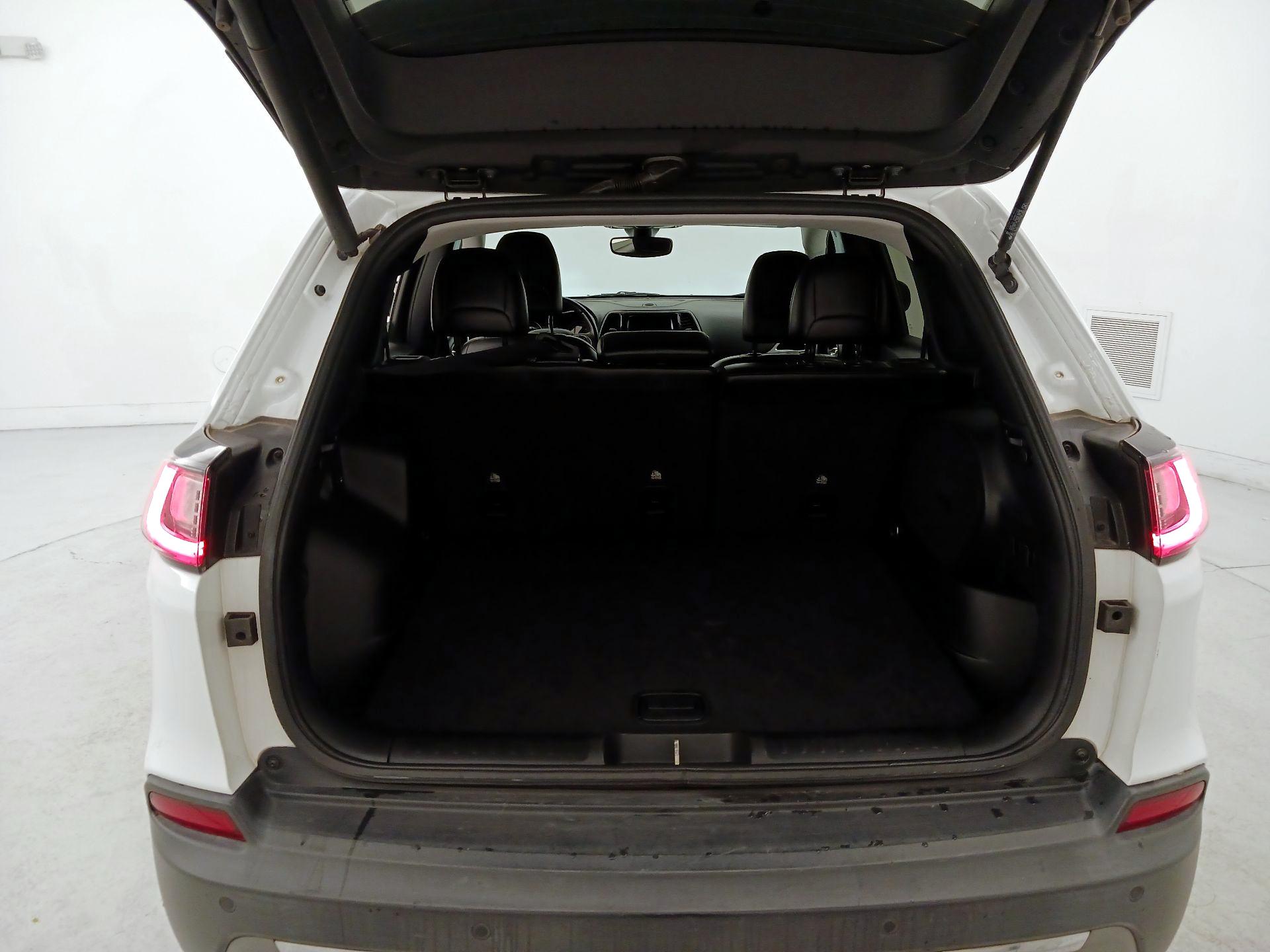 Thumbnail: 2020 Jeep Cherokee - 20