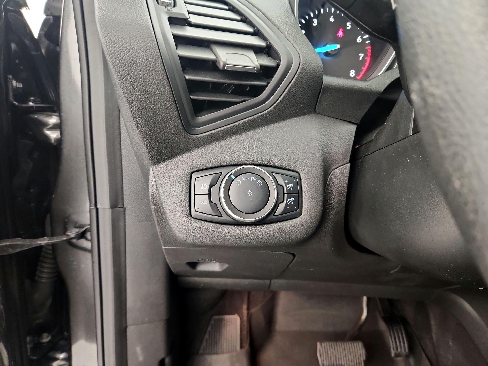 Thumbnail: 2017 Ford Escape - 13