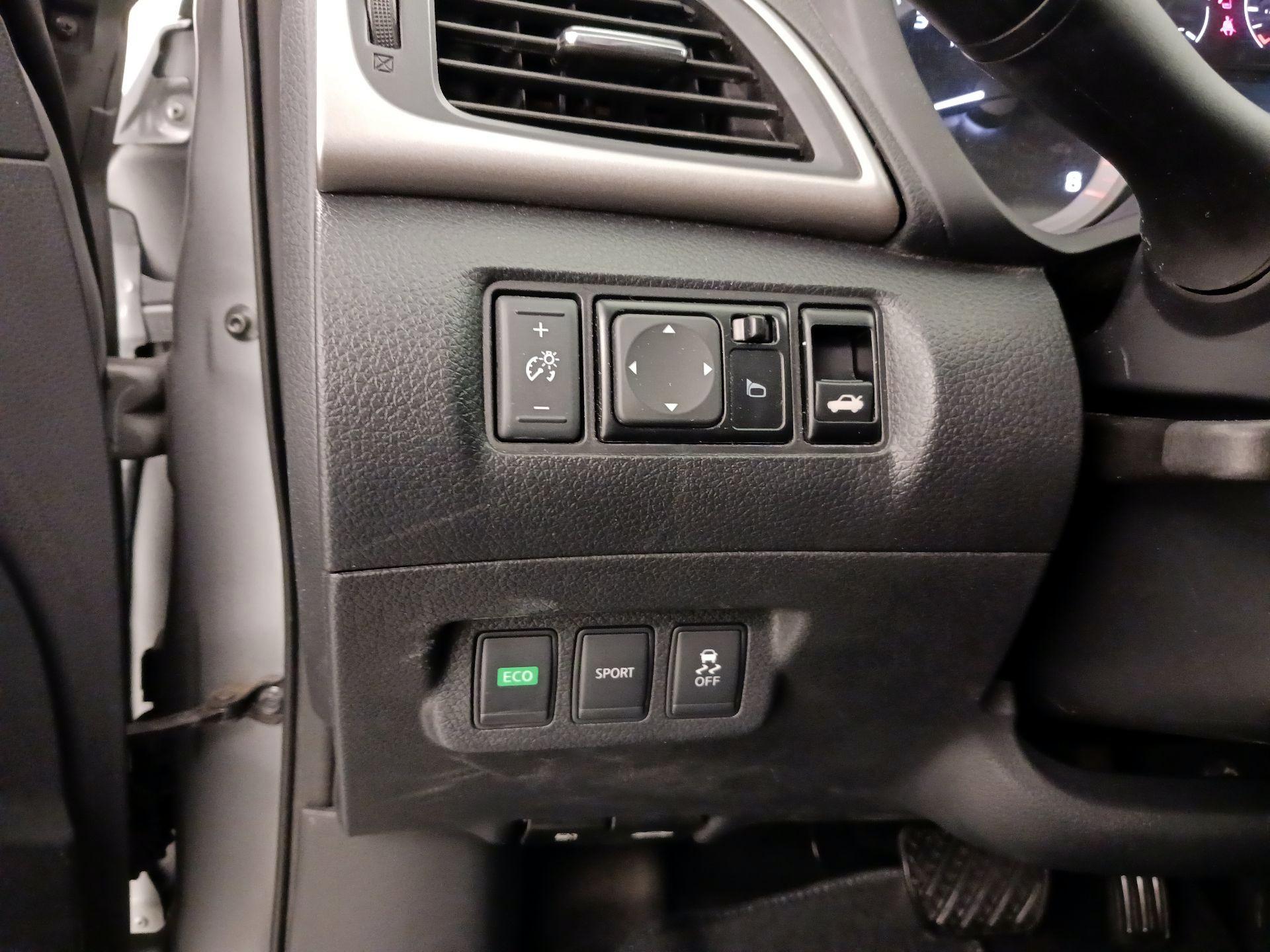 Thumbnail: 2014 Nissan Sentra - 13