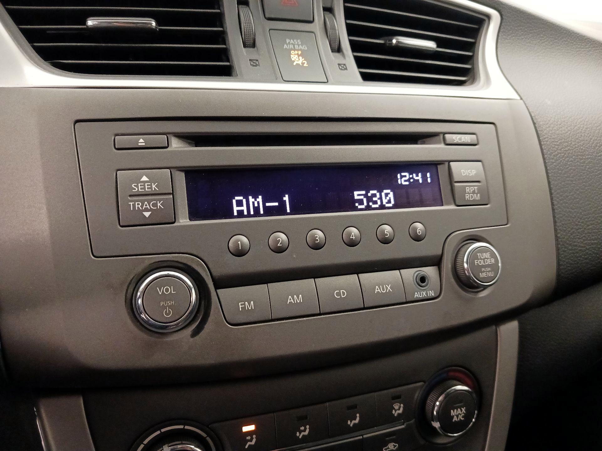 Thumbnail: 2014 Nissan Sentra - 14