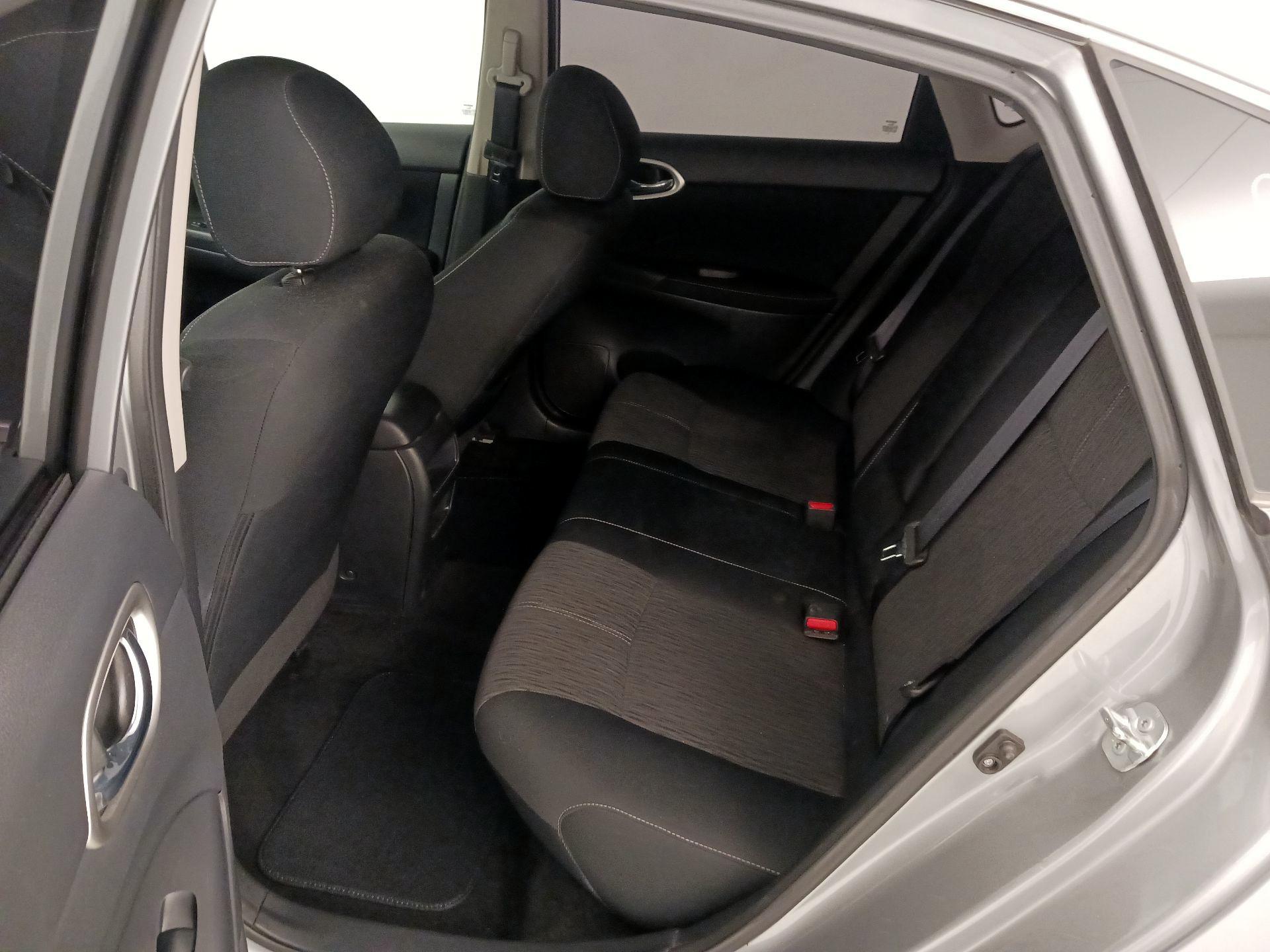 Thumbnail: 2014 Nissan Sentra - 18