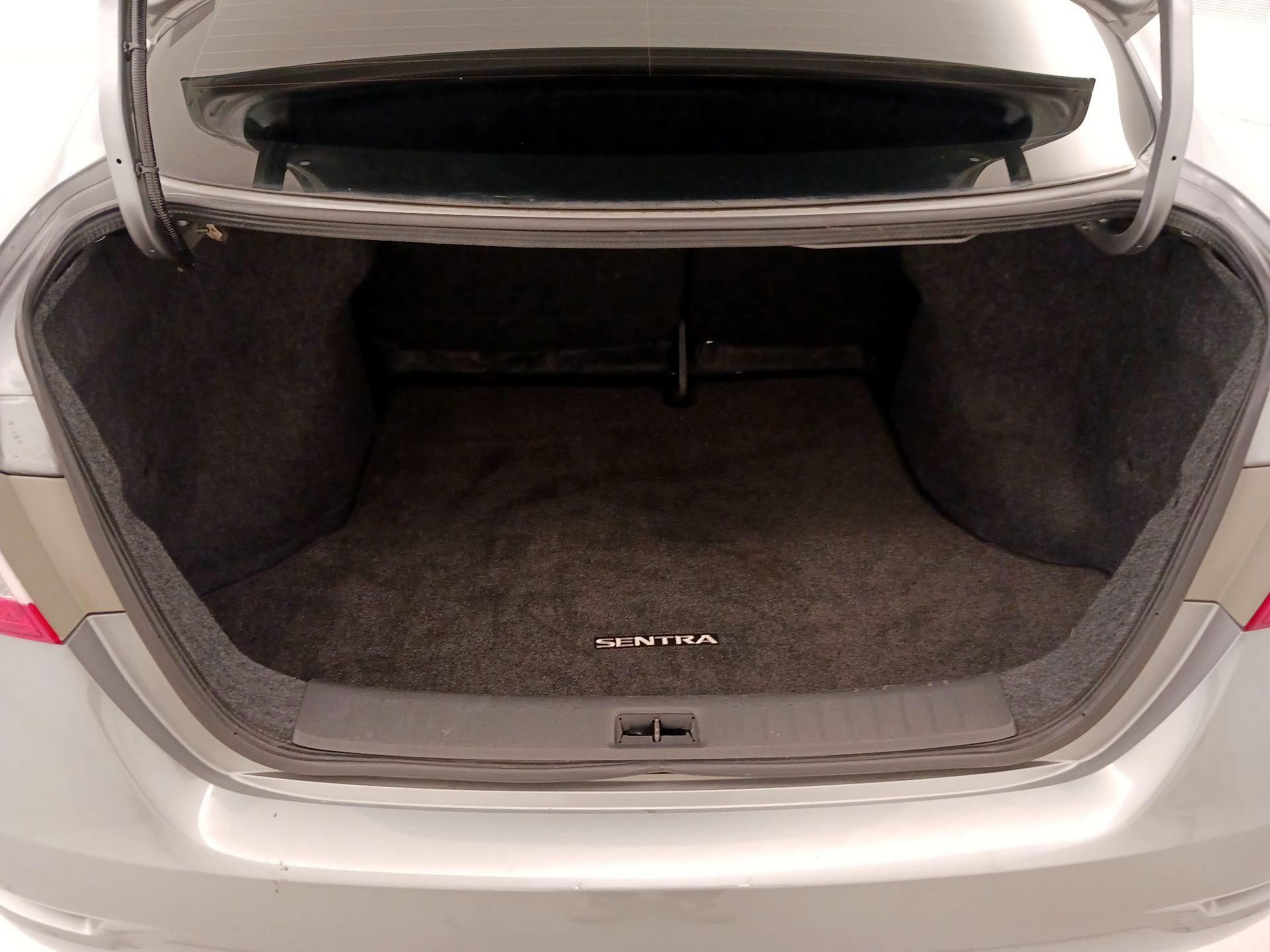 Thumbnail: 2014 Nissan Sentra - 19