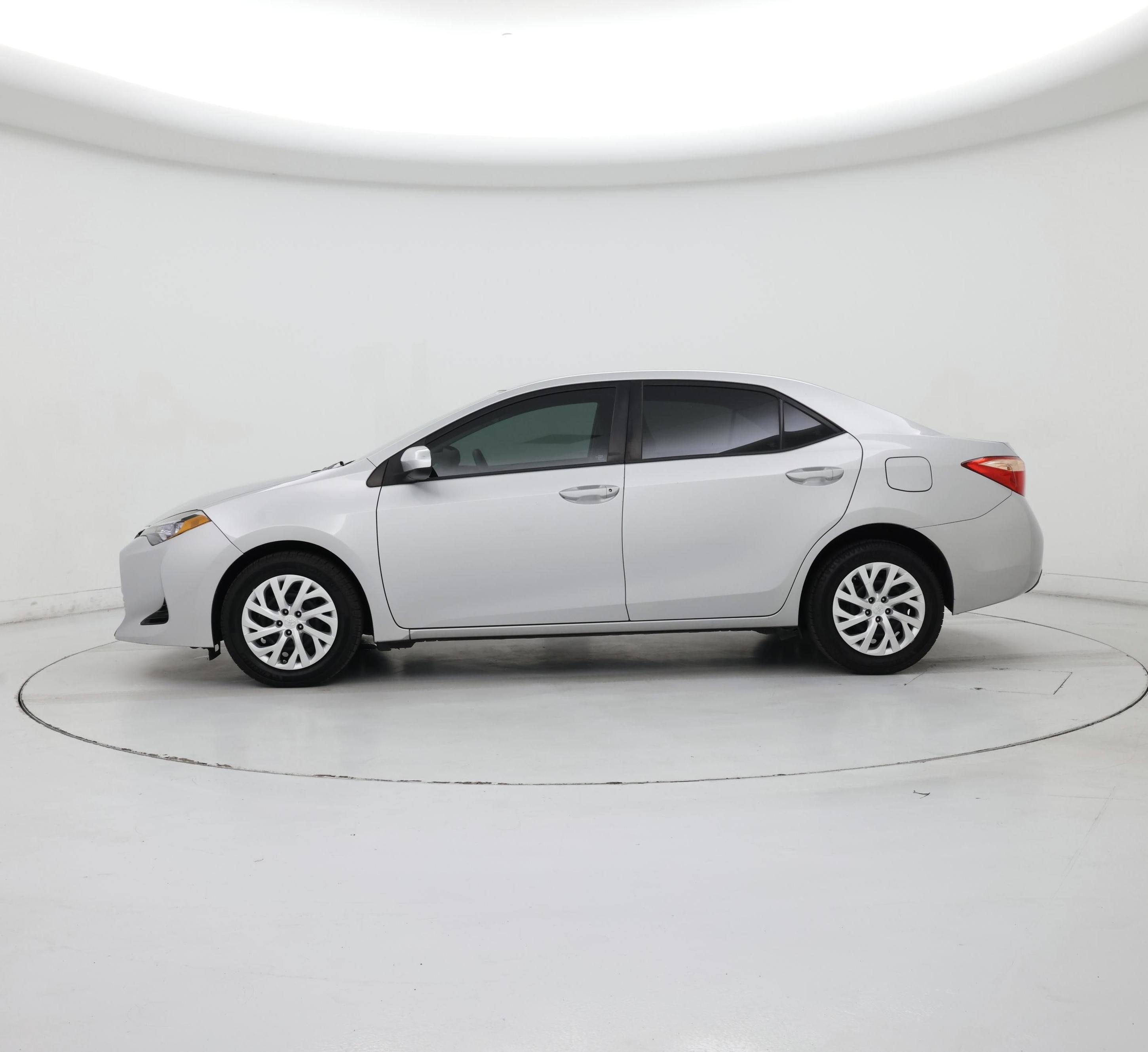 Thumbnail: 2017 Toyota Corolla - 3