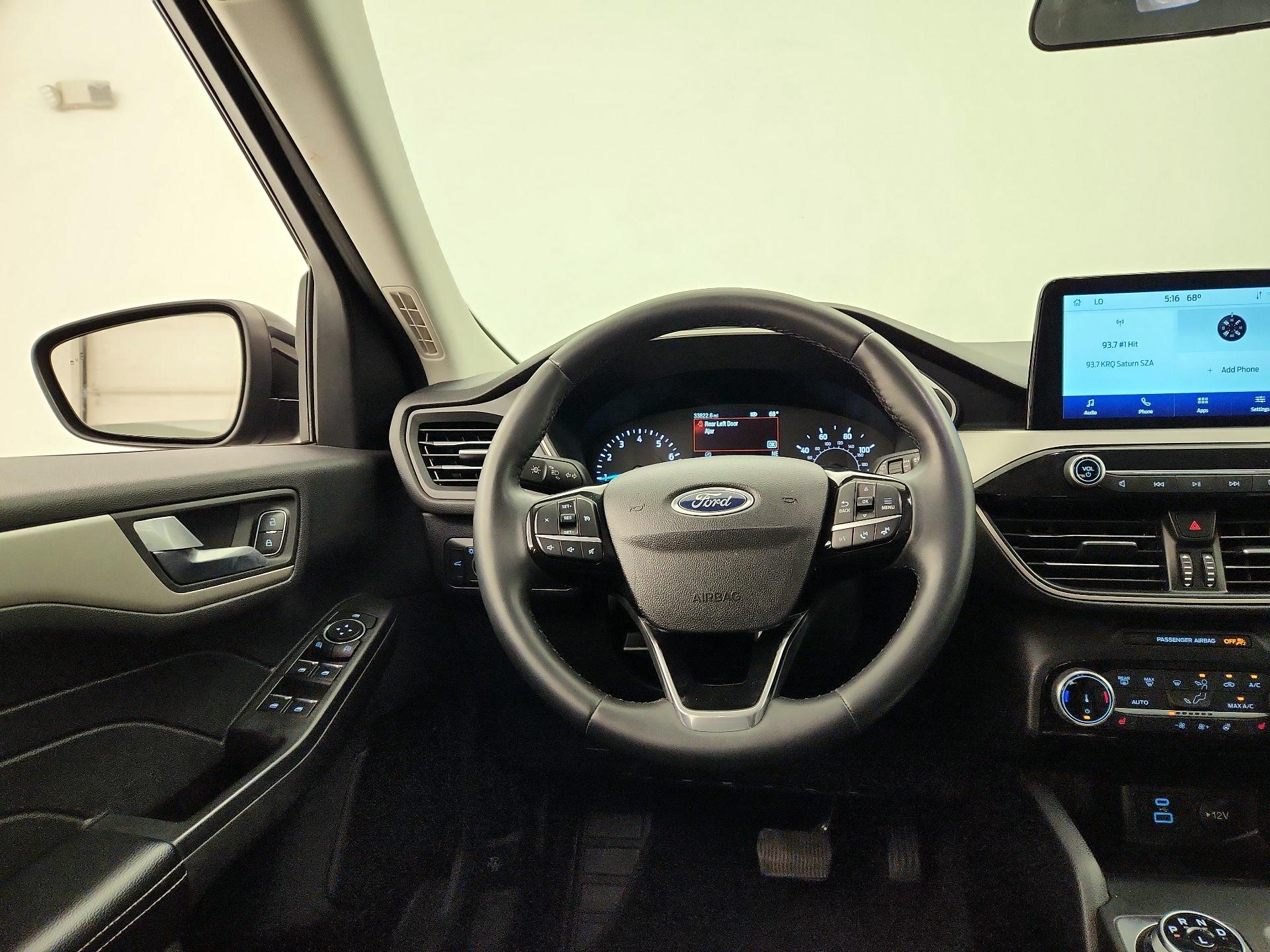Thumbnail: 2022 Ford Escape - 10