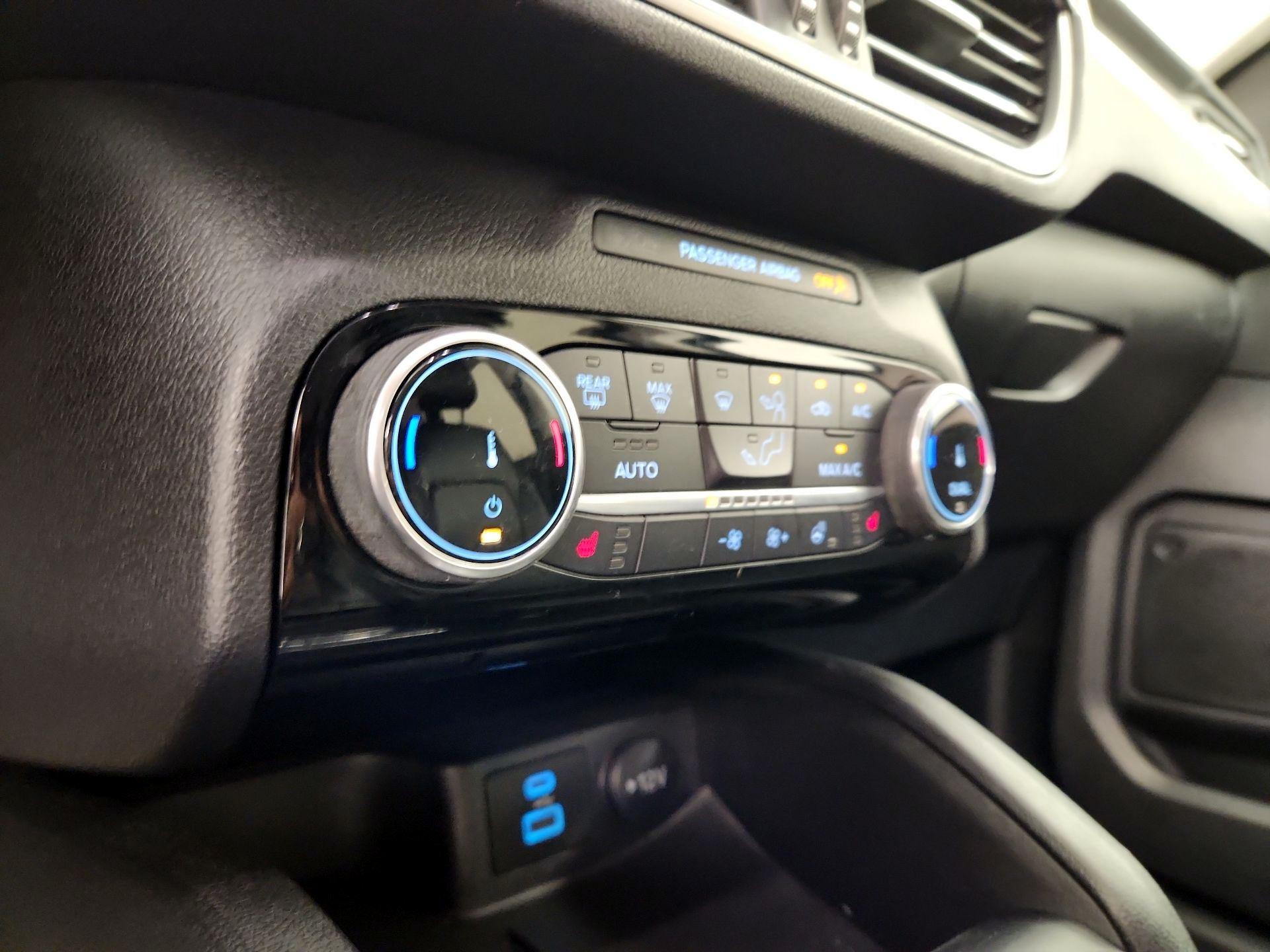 Thumbnail: 2022 Ford Escape - 16