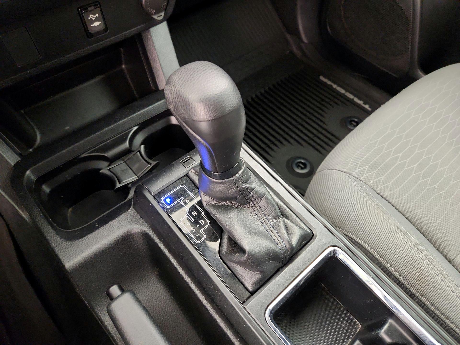 Thumbnail: 2019 Toyota Tacoma - 17