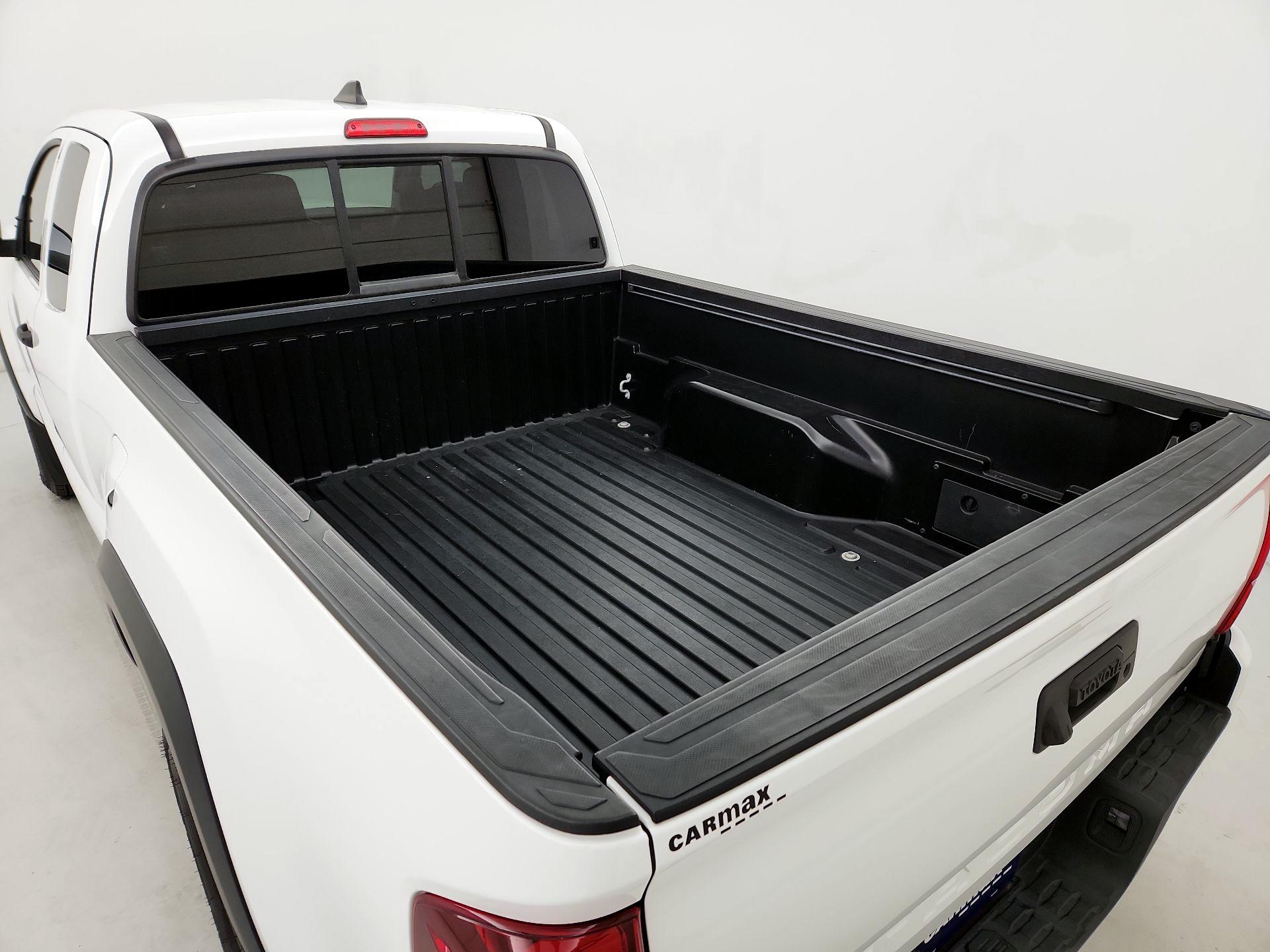 Thumbnail: 2019 Toyota Tacoma - 20