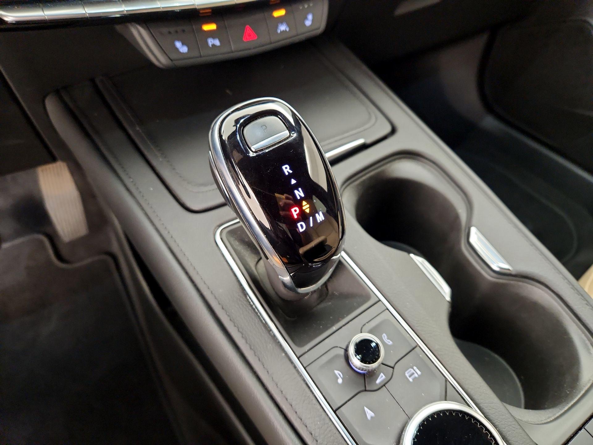 Thumbnail: 2024 Cadillac XT4 - 17
