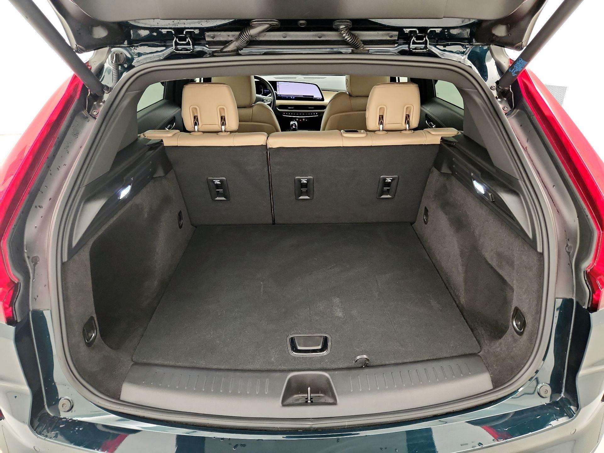 Thumbnail: 2024 Cadillac XT4 - 20