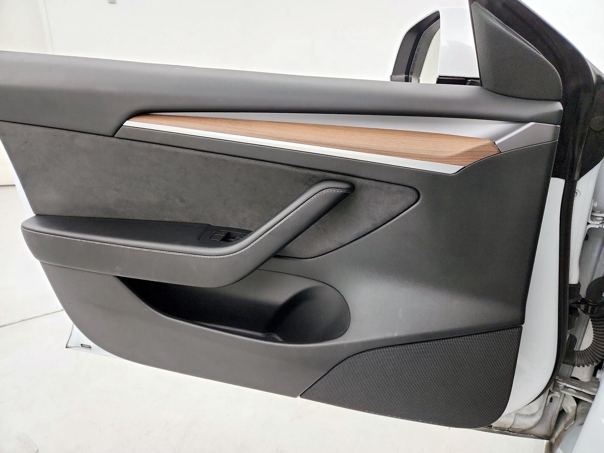 Thumbnail: 2023 Tesla Model 3 - 12