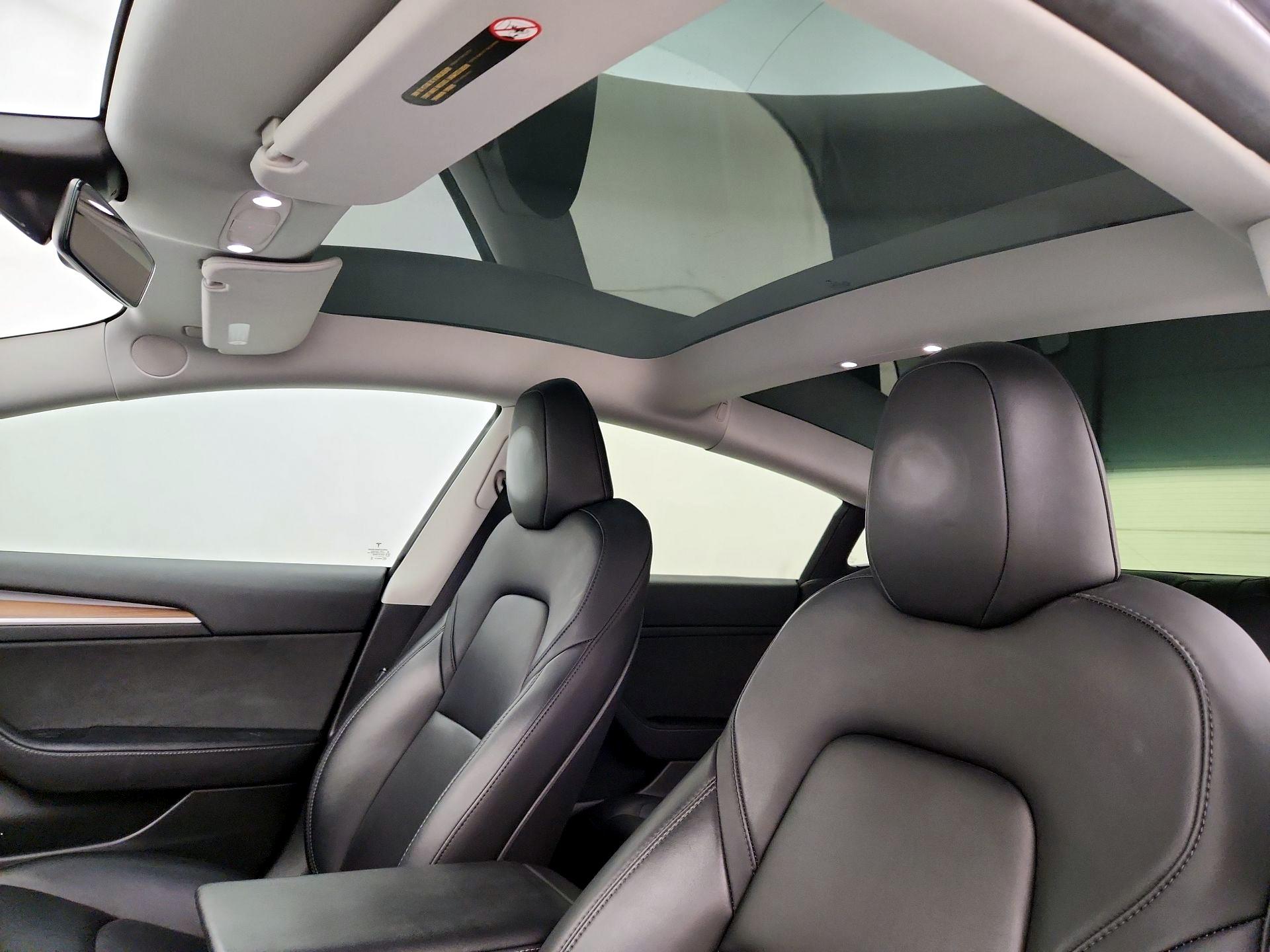 Thumbnail: 2023 Tesla Model 3 - 18