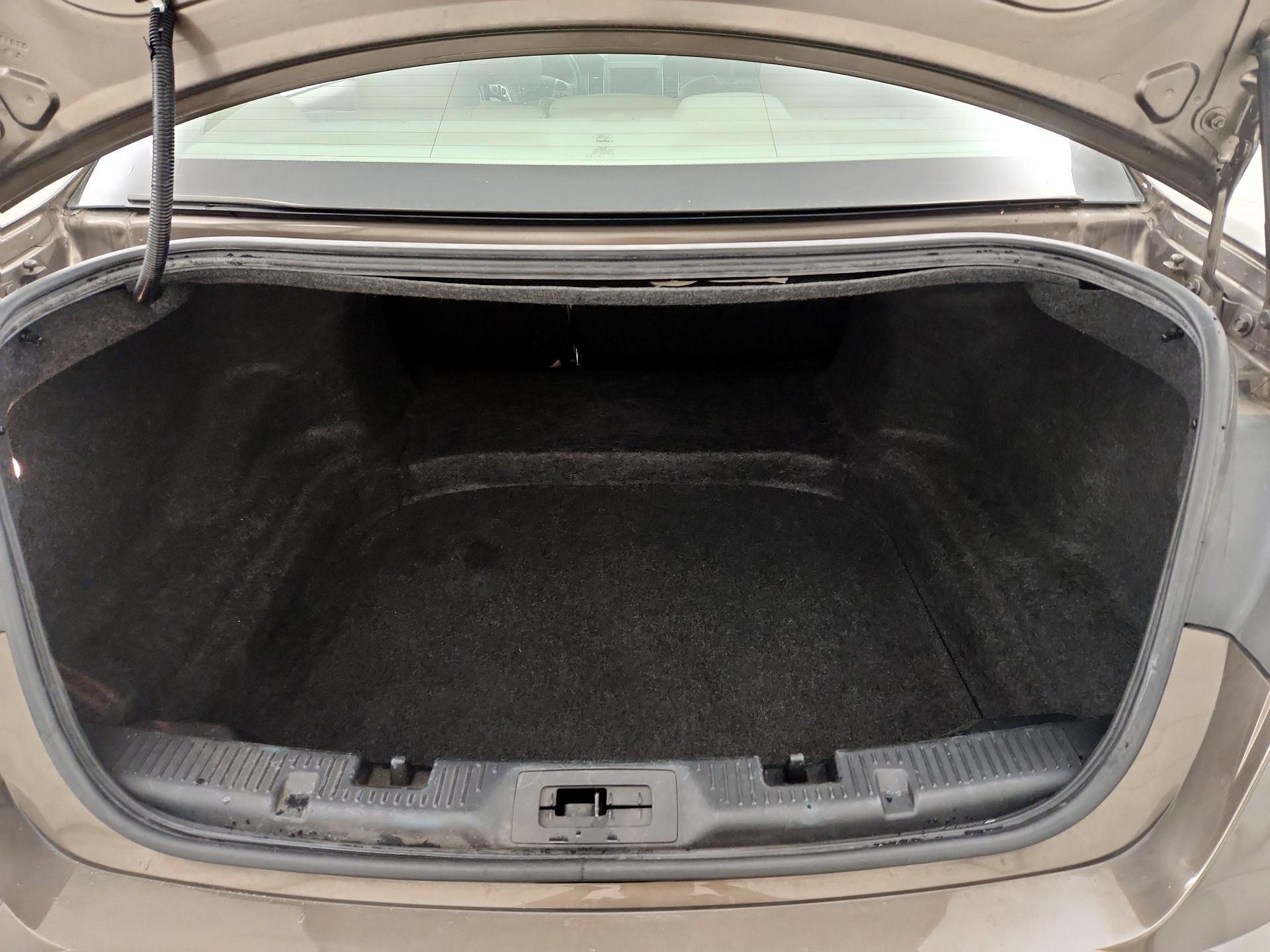Thumbnail: 2016 Ford Taurus - 20