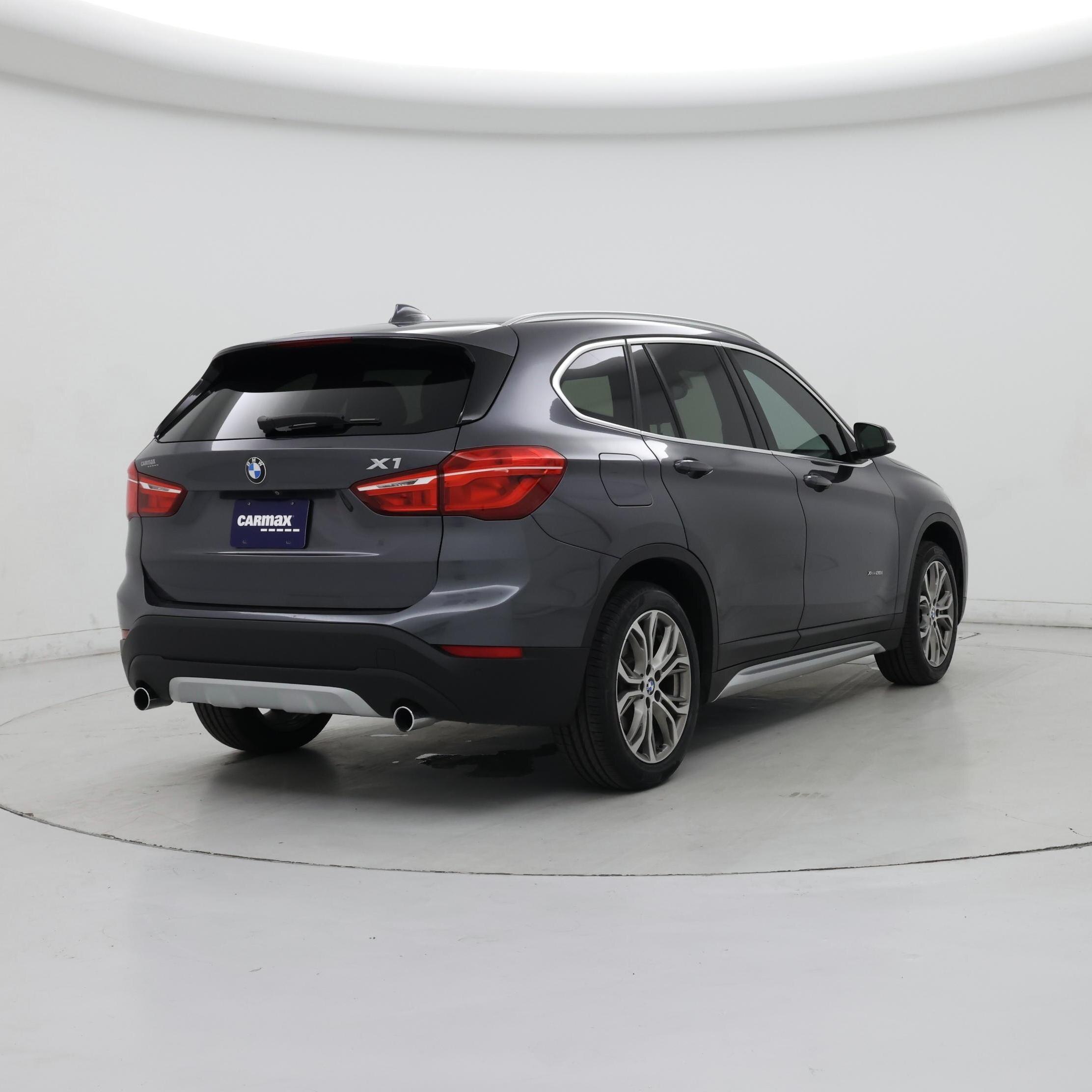 Thumbnail: 2017 BMW X1 - 8