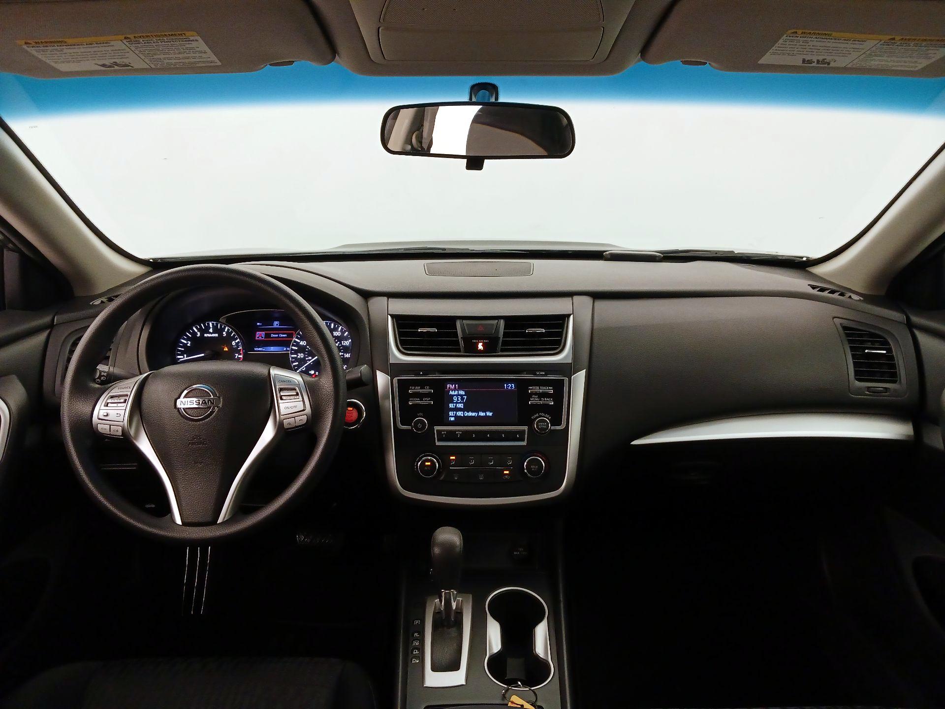 Thumbnail: 2018 Nissan Altima - 9