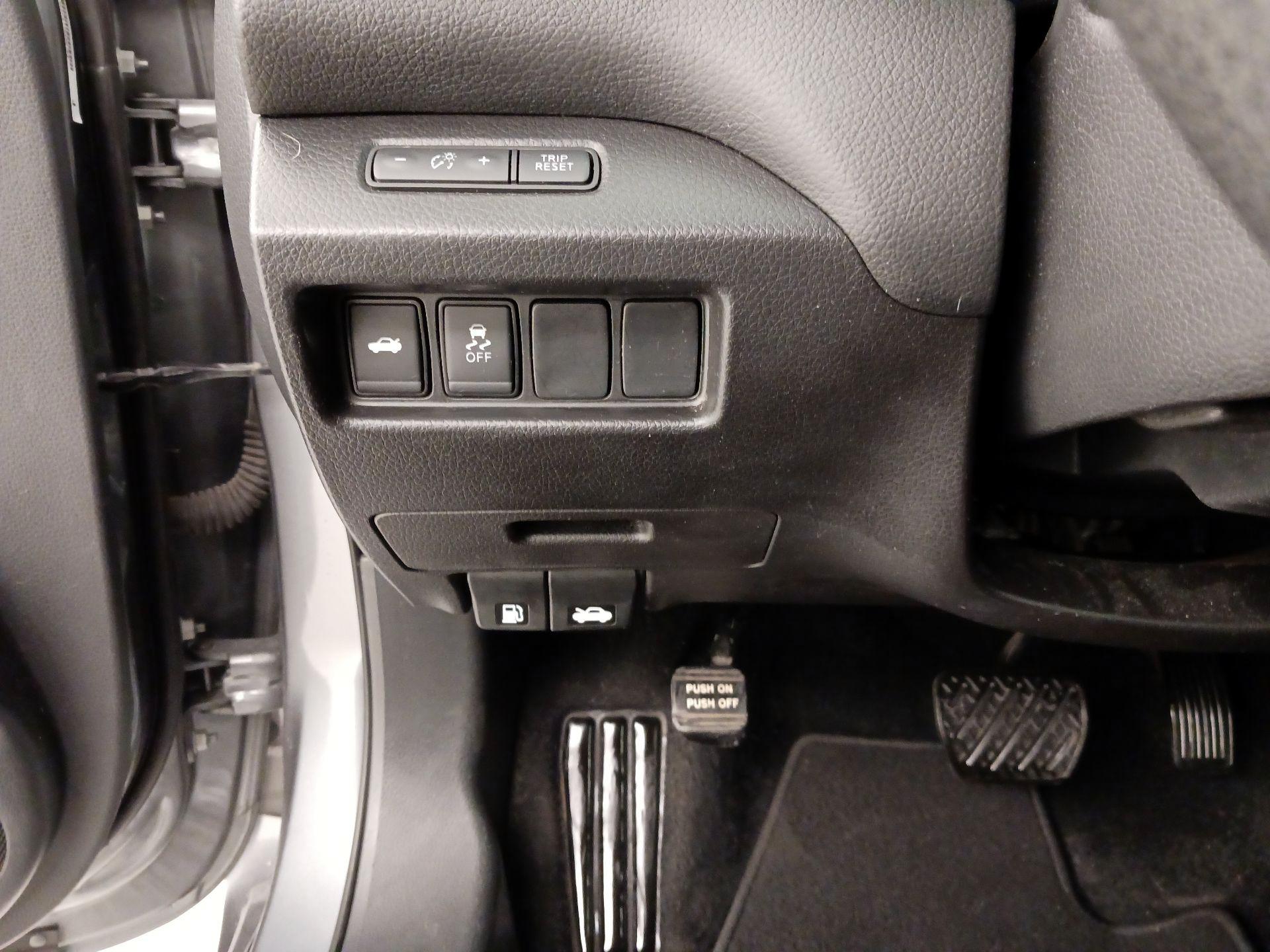 Thumbnail: 2018 Nissan Altima - 13