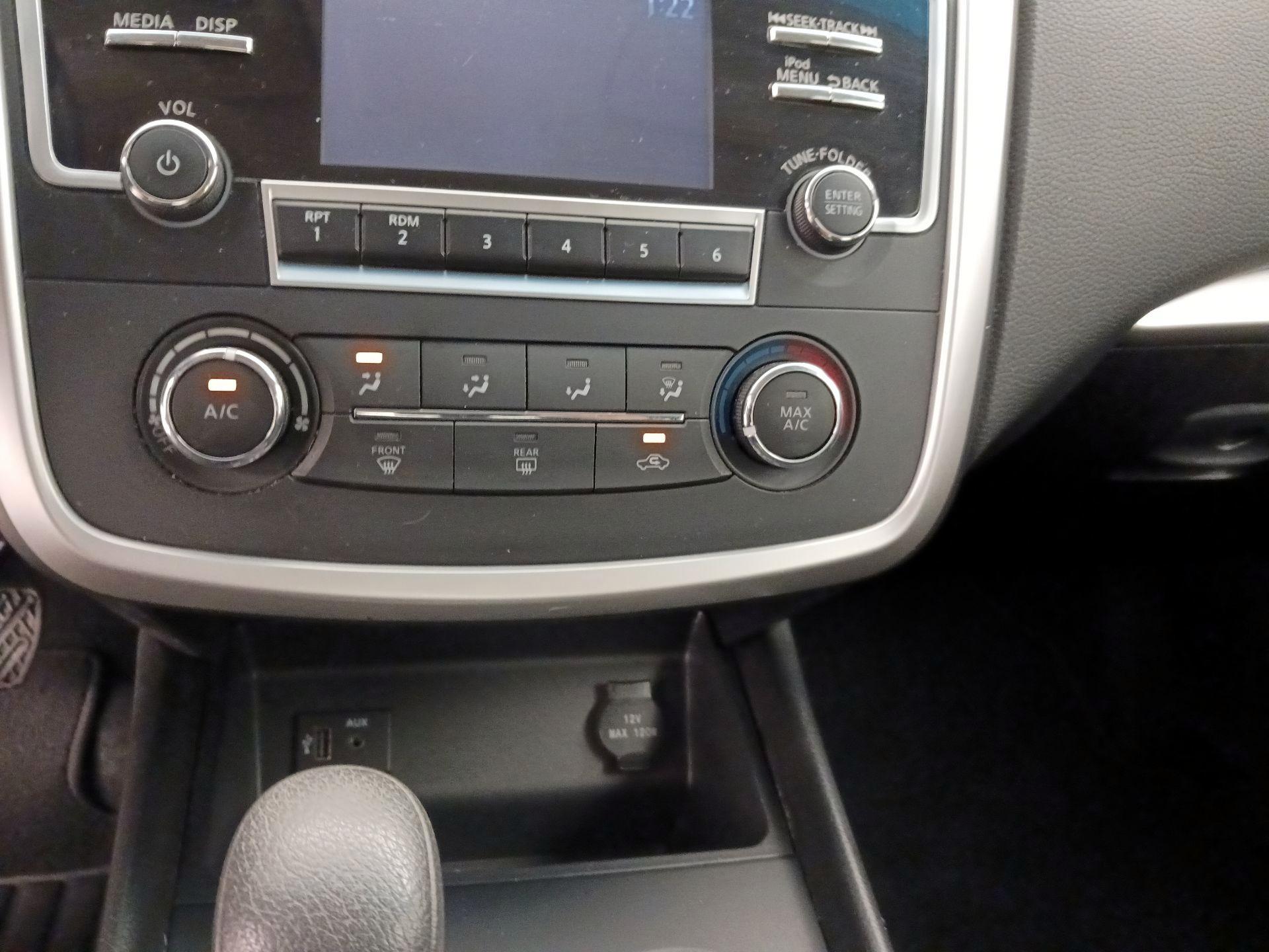 Thumbnail: 2018 Nissan Altima - 16