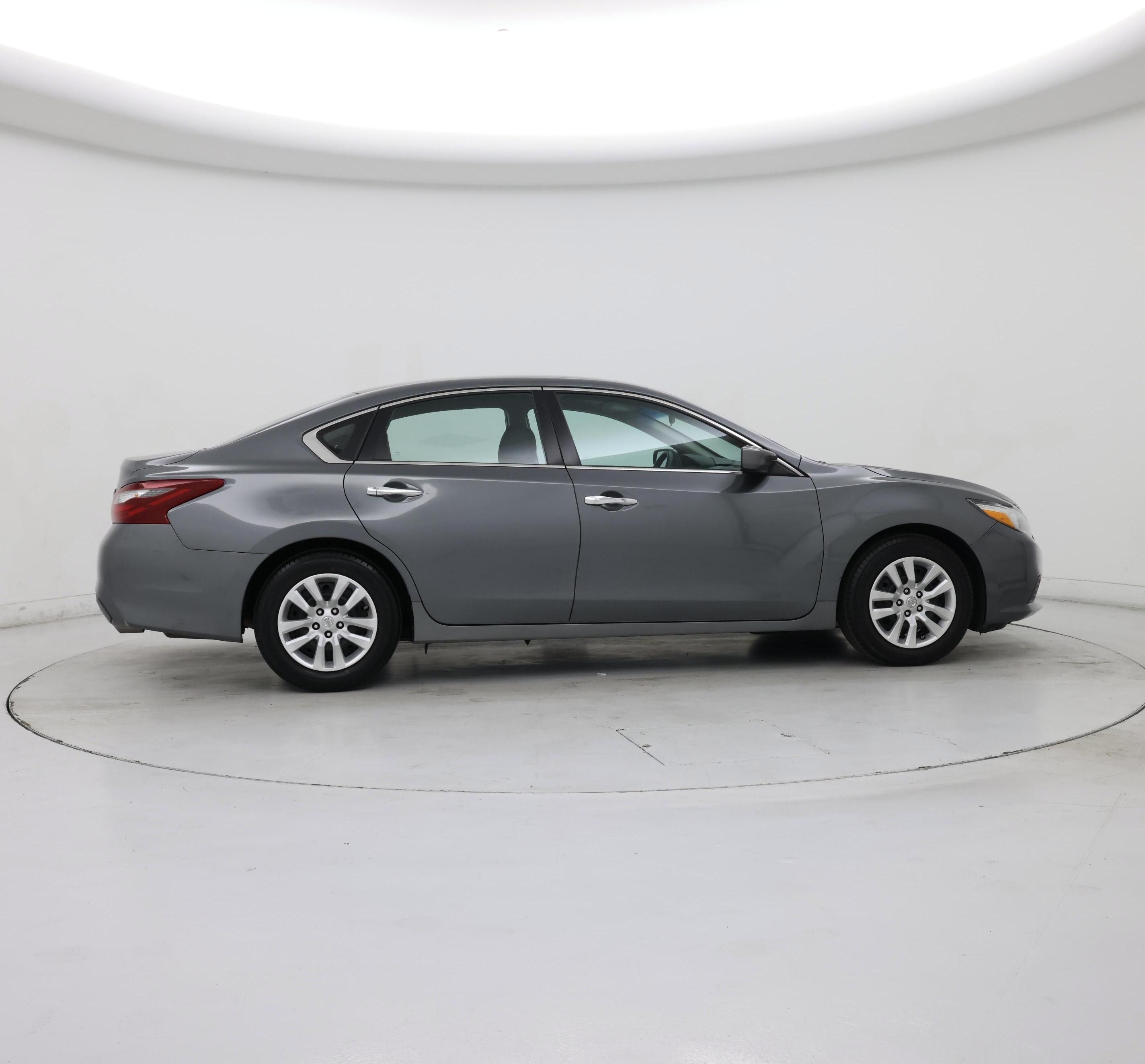 Thumbnail: 2018 Nissan Altima - 7