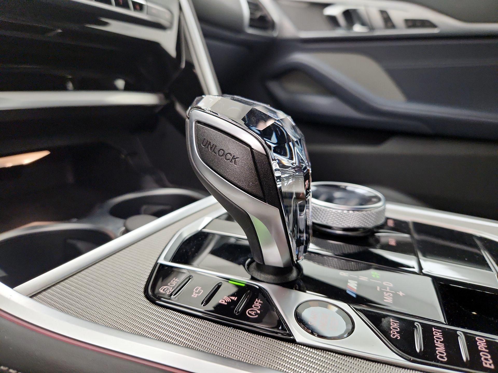 Thumbnail: 2019 BMW 8 Series - 17