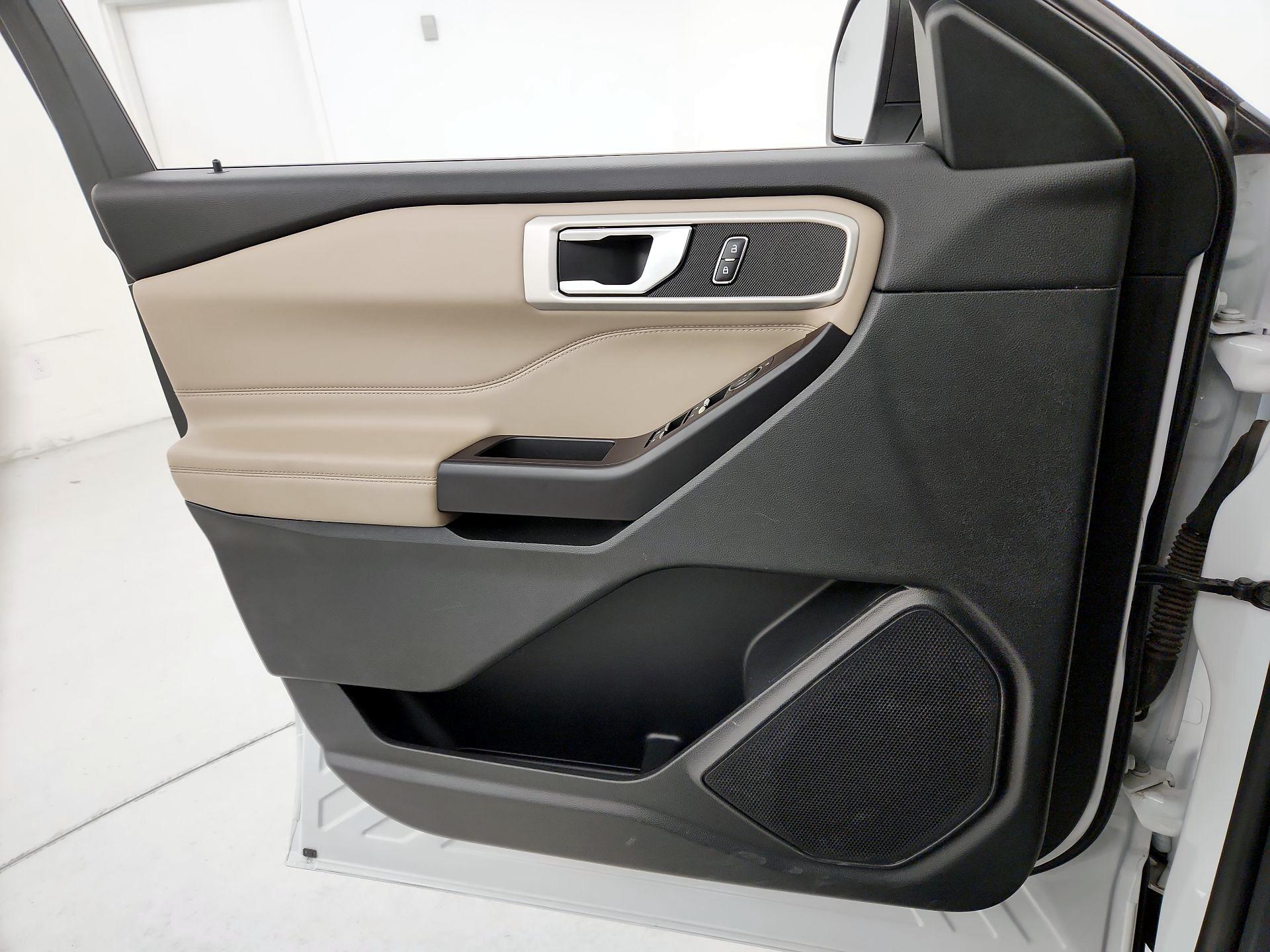Thumbnail: 2020 Ford Explorer - 12