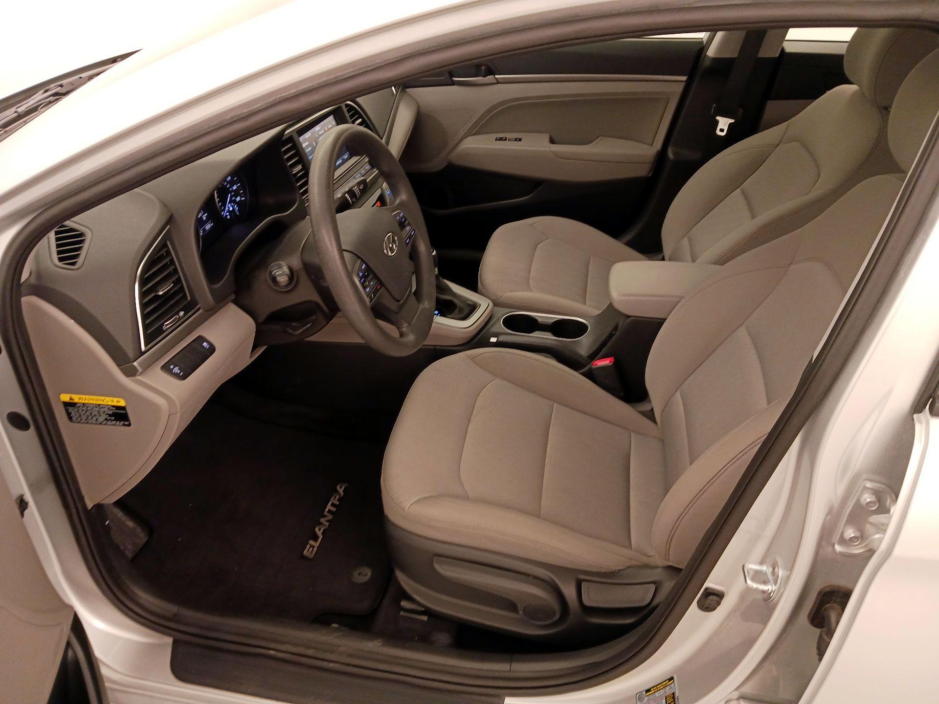 Thumbnail: 2017 Hyundai Elantra - 11