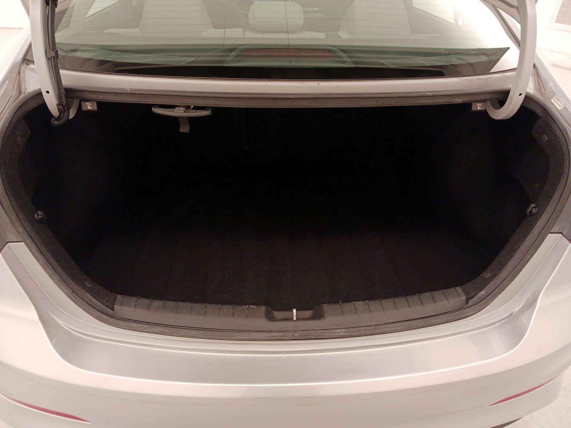 Thumbnail: 2017 Hyundai Elantra - 20