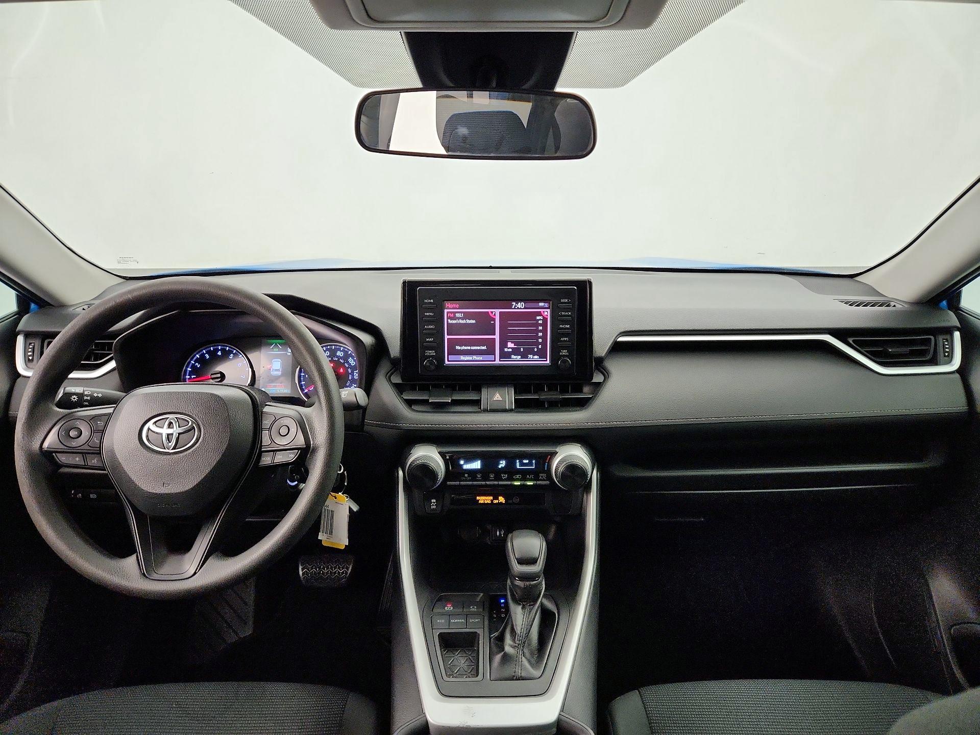 Thumbnail: 2019 Toyota RAV4 - 9