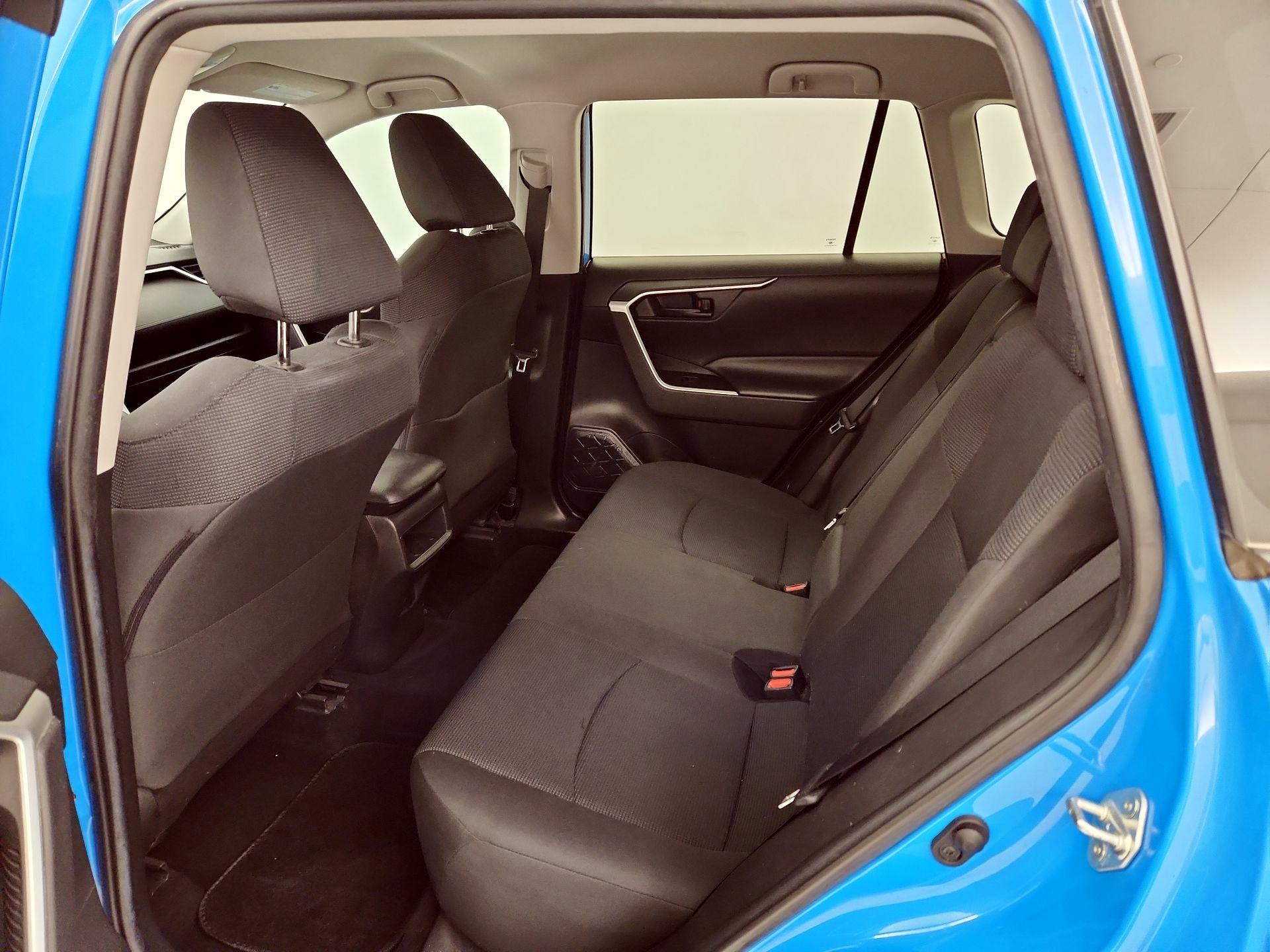 Thumbnail: 2019 Toyota RAV4 - 19