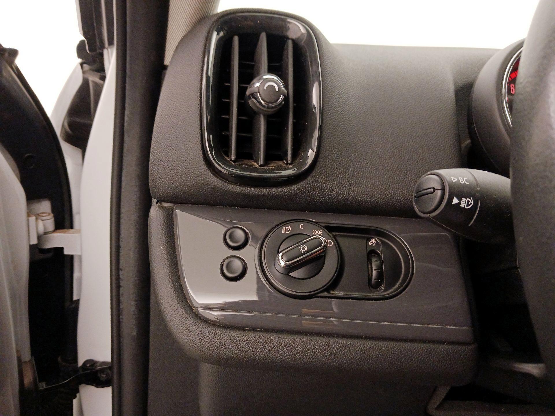 Thumbnail: 2020 MINI Cooper Countryman - 13