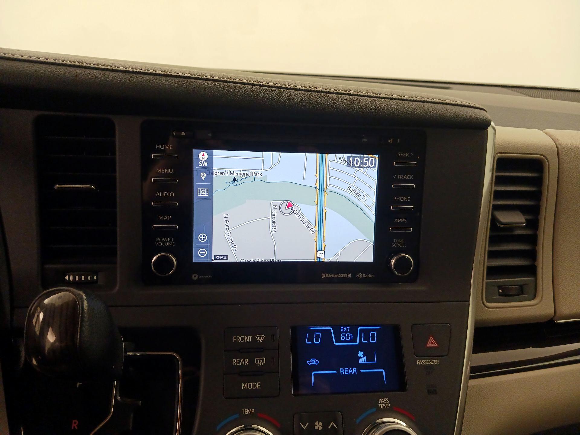 Thumbnail: 2018 Toyota Sienna - 14