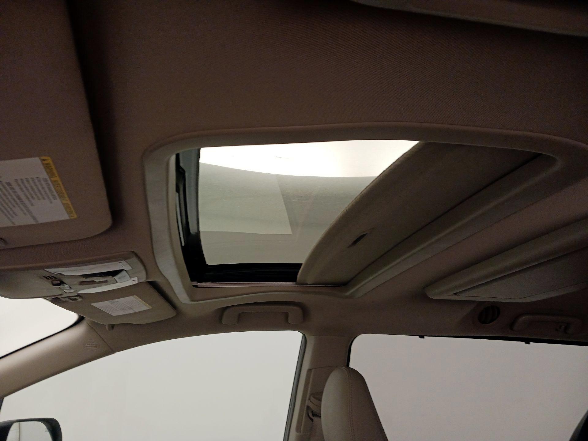 Thumbnail: 2018 Toyota Sienna - 20