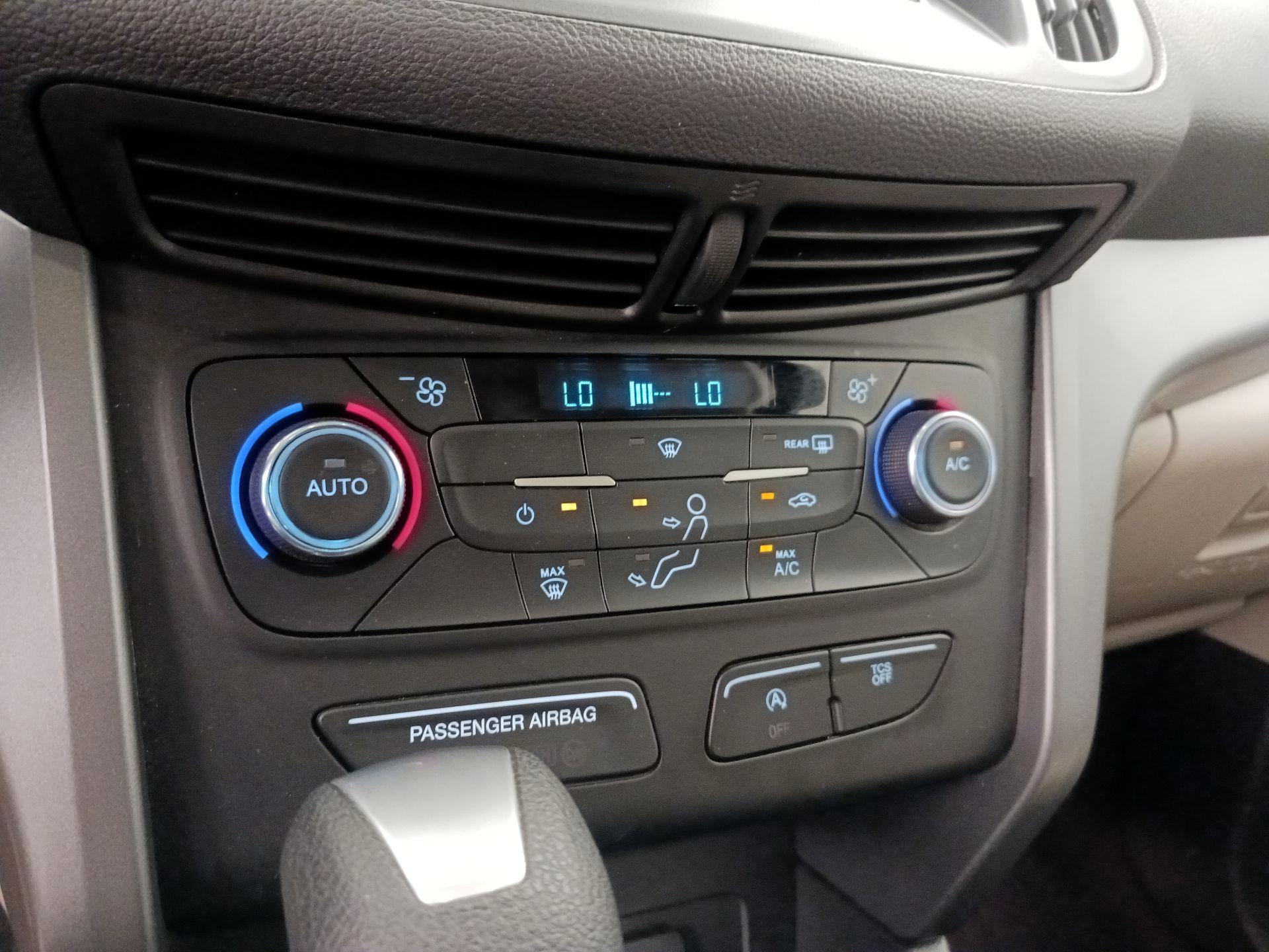 Thumbnail: 2017 Ford Escape - 17