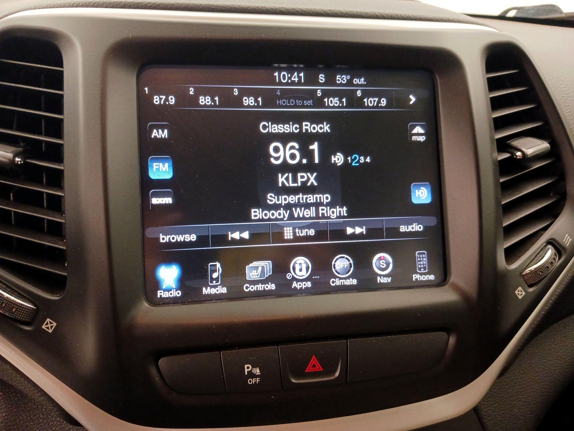 Thumbnail: 2015 Jeep Cherokee - 16