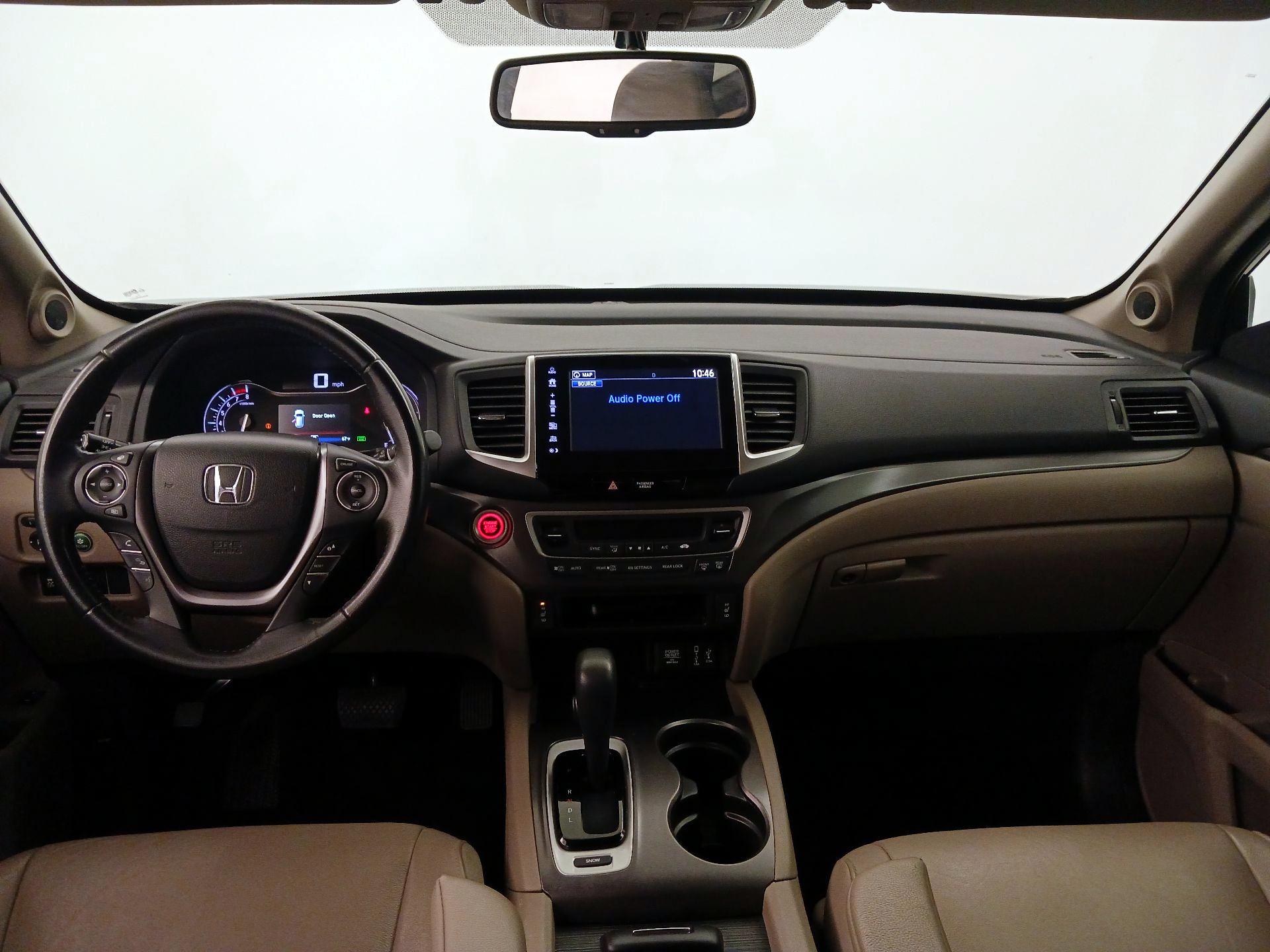 Thumbnail: 2017 Honda Pilot - 9