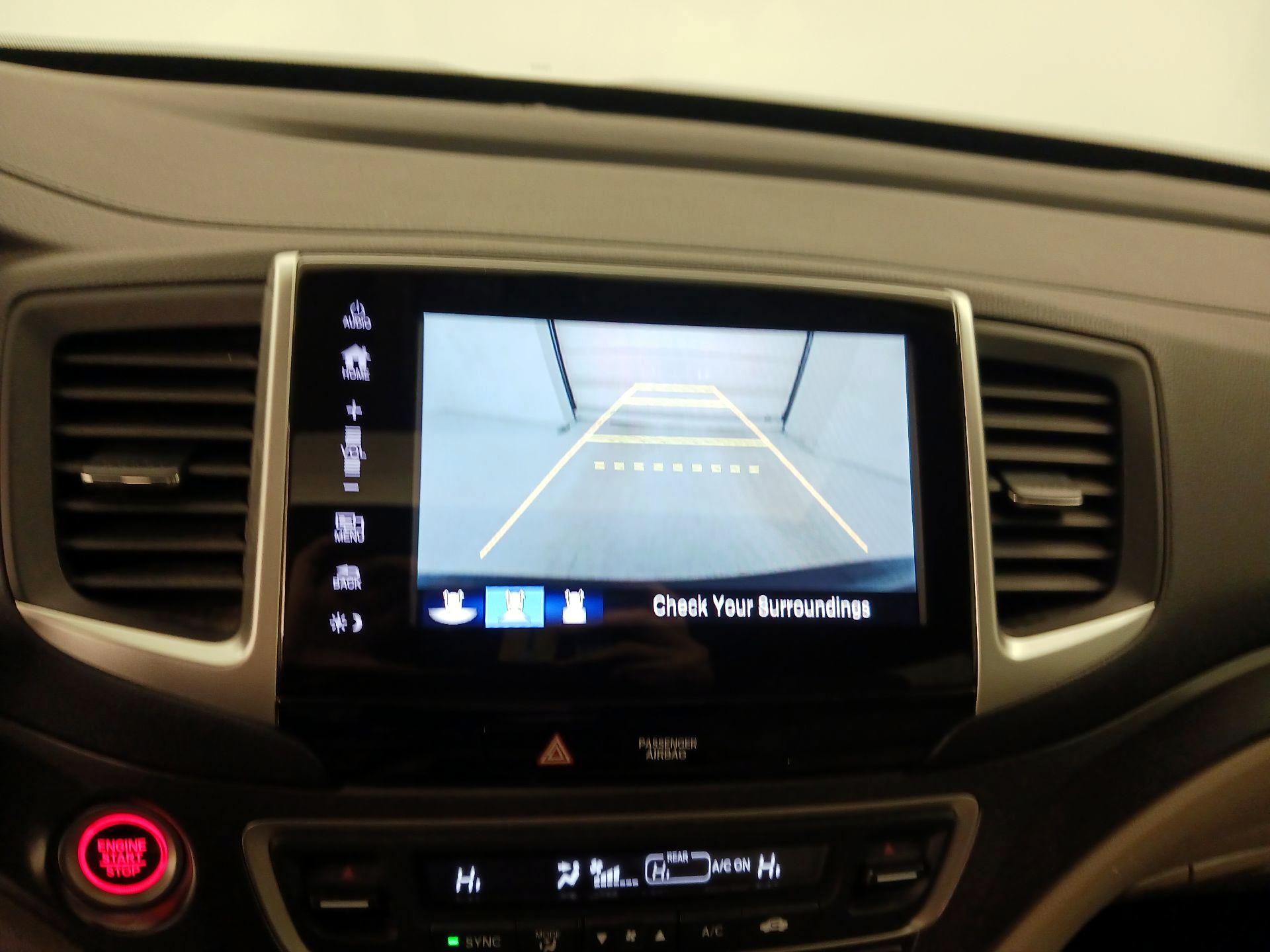 Thumbnail: 2017 Honda Pilot - 15