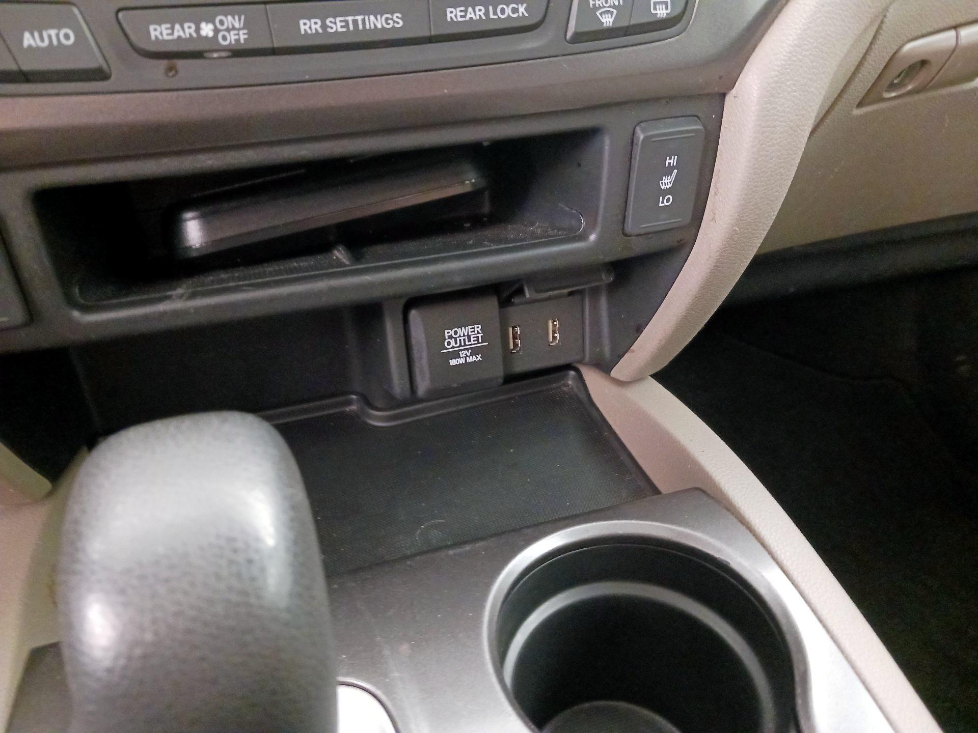 Thumbnail: 2017 Honda Pilot - 19