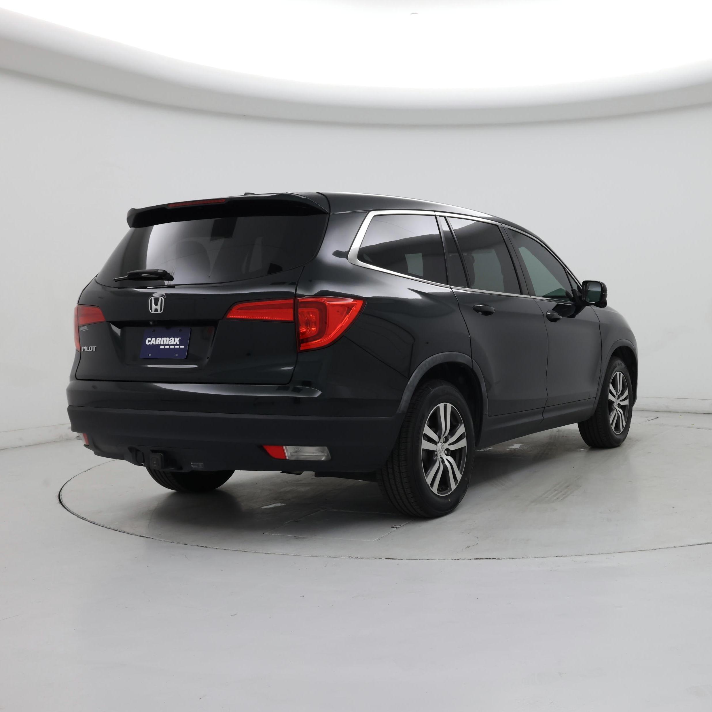 Thumbnail: 2017 Honda Pilot - 8