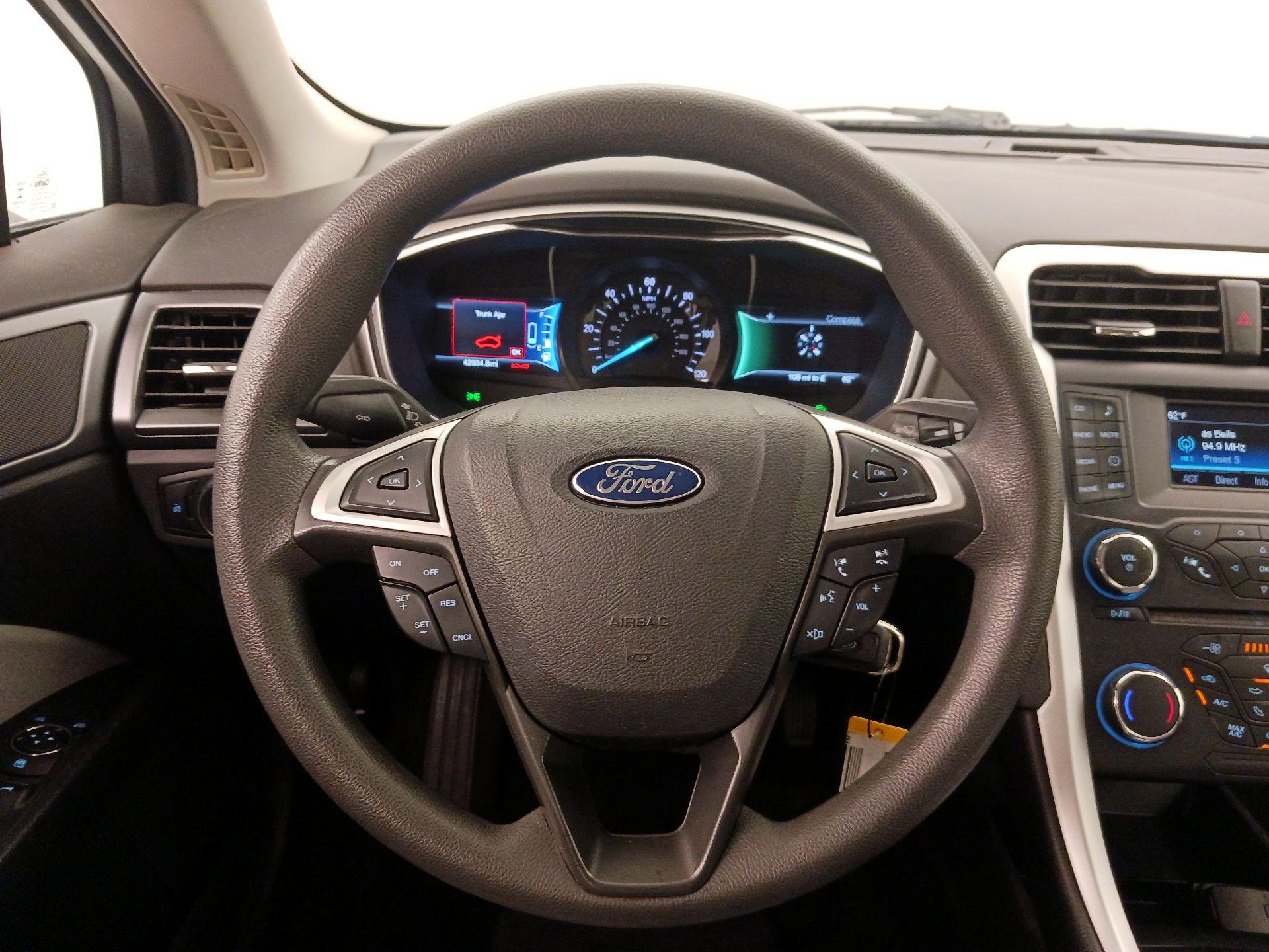 Thumbnail: 2015 Ford Fusion - 10