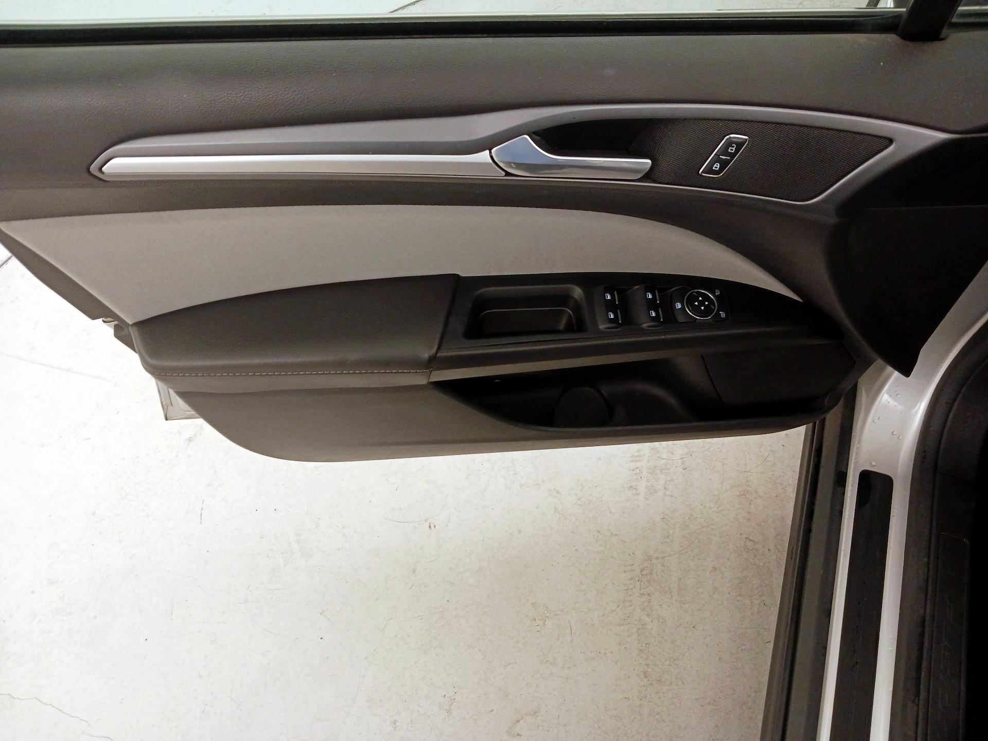 Thumbnail: 2015 Ford Fusion - 12