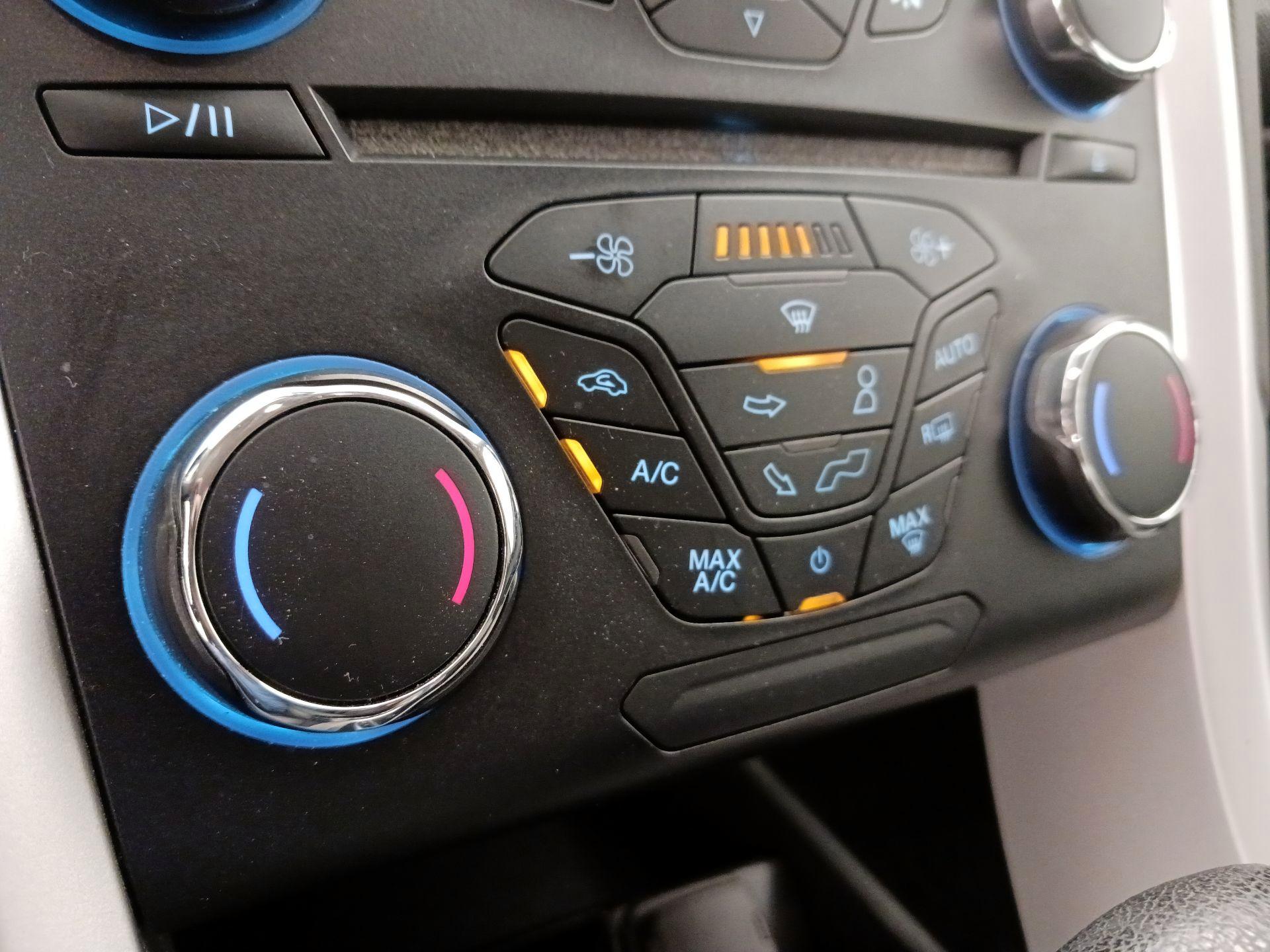 Thumbnail: 2015 Ford Fusion - 16