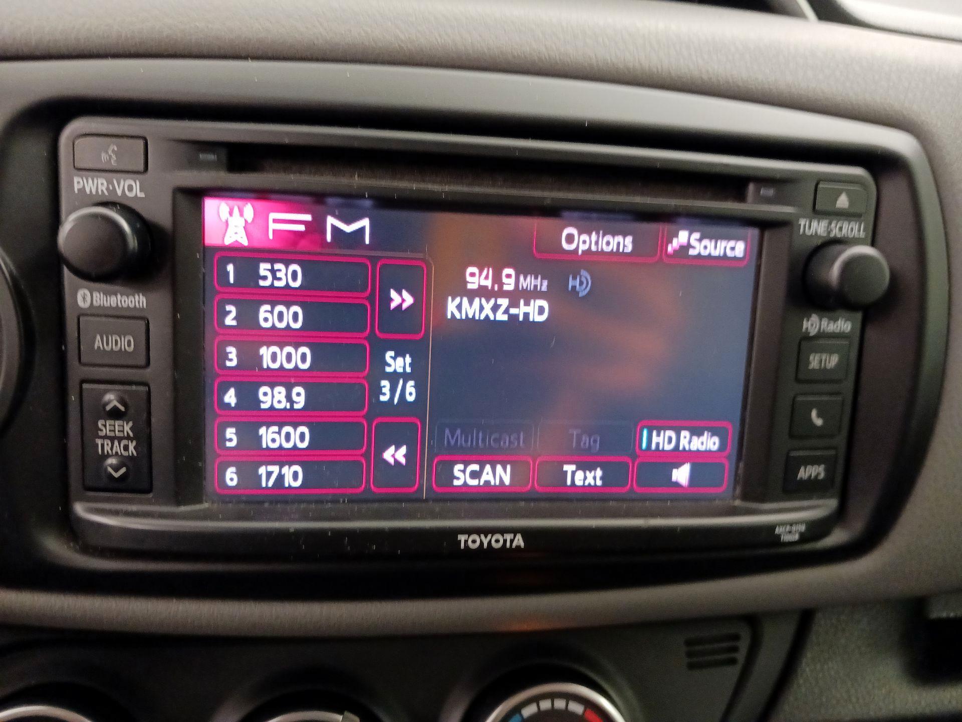 Thumbnail: 2015 Toyota Yaris - 15