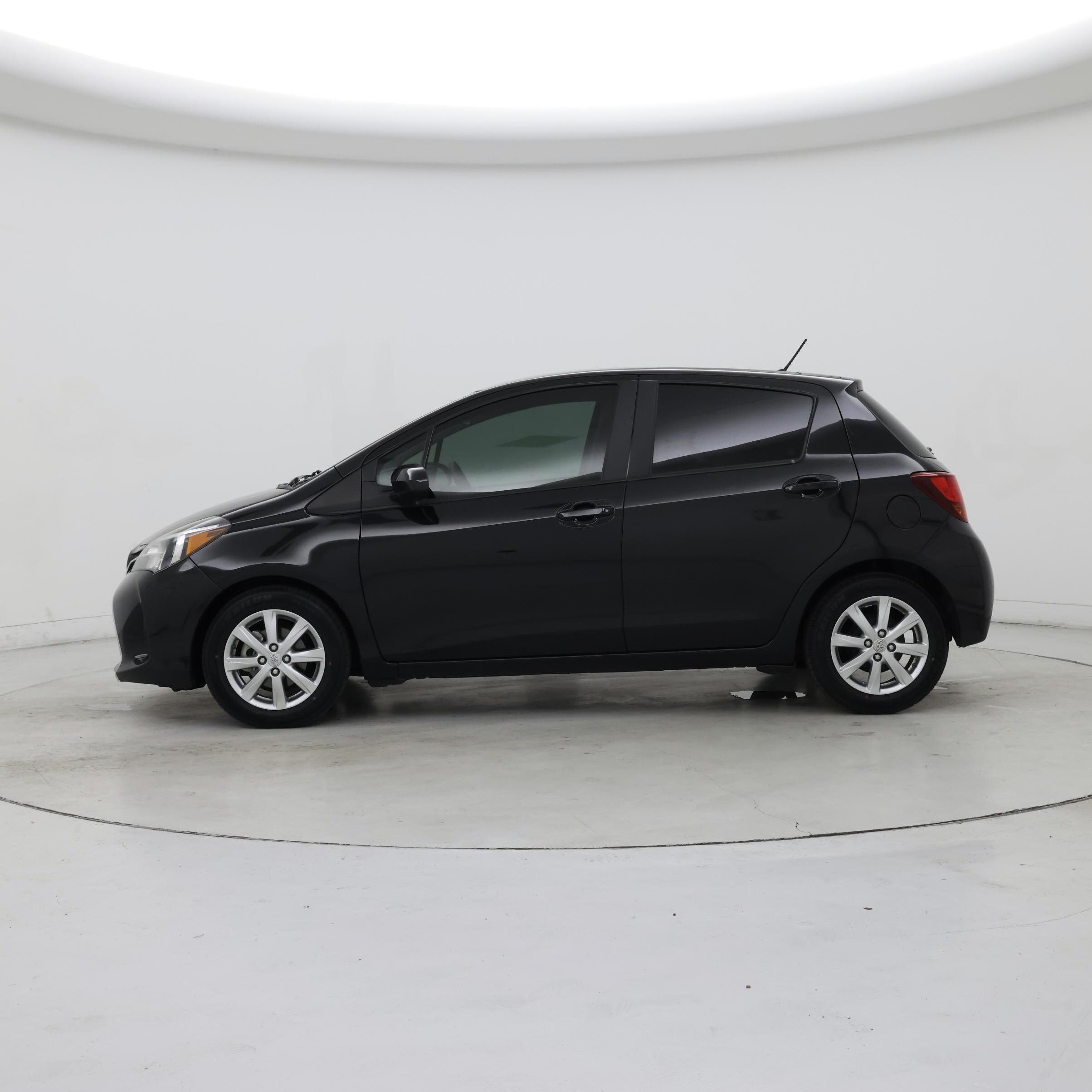 Thumbnail: 2015 Toyota Yaris - 3